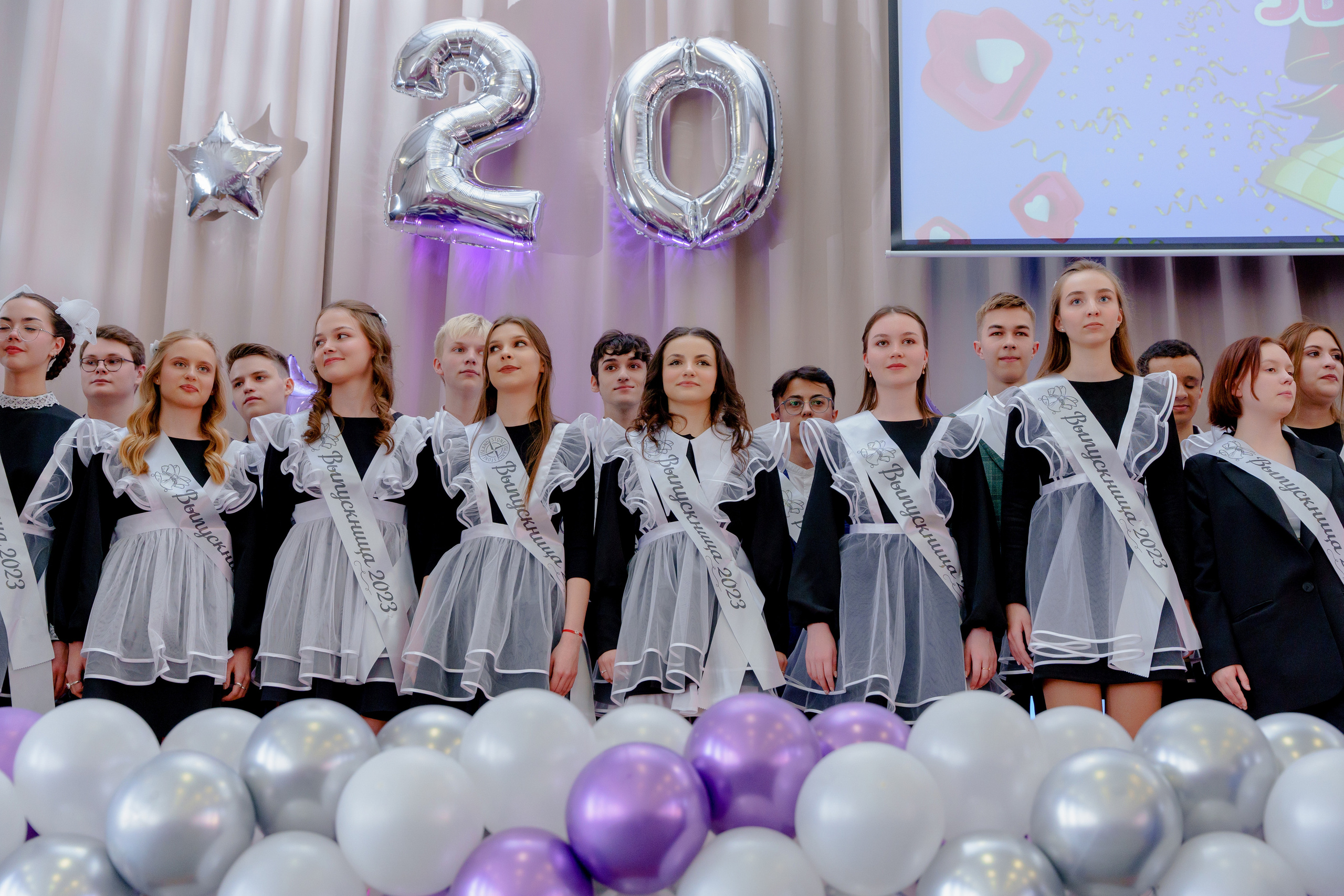 Фотограф на съемку для выпускных альбомов в Москве