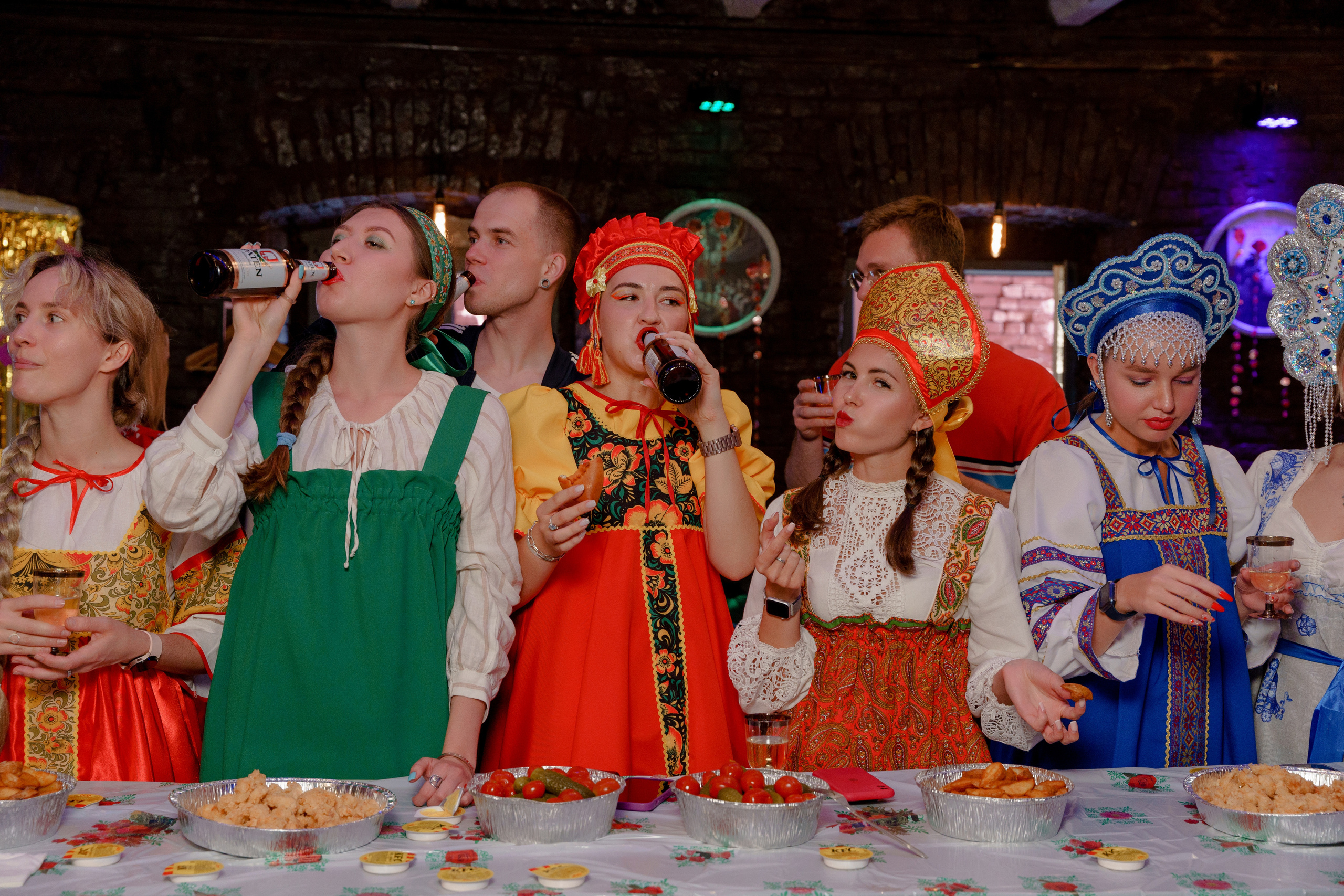 Фотограф на вечеринку в стиле «Деревня дураков» Москва. Репортажный фотограф Москва Сергей Дружинин