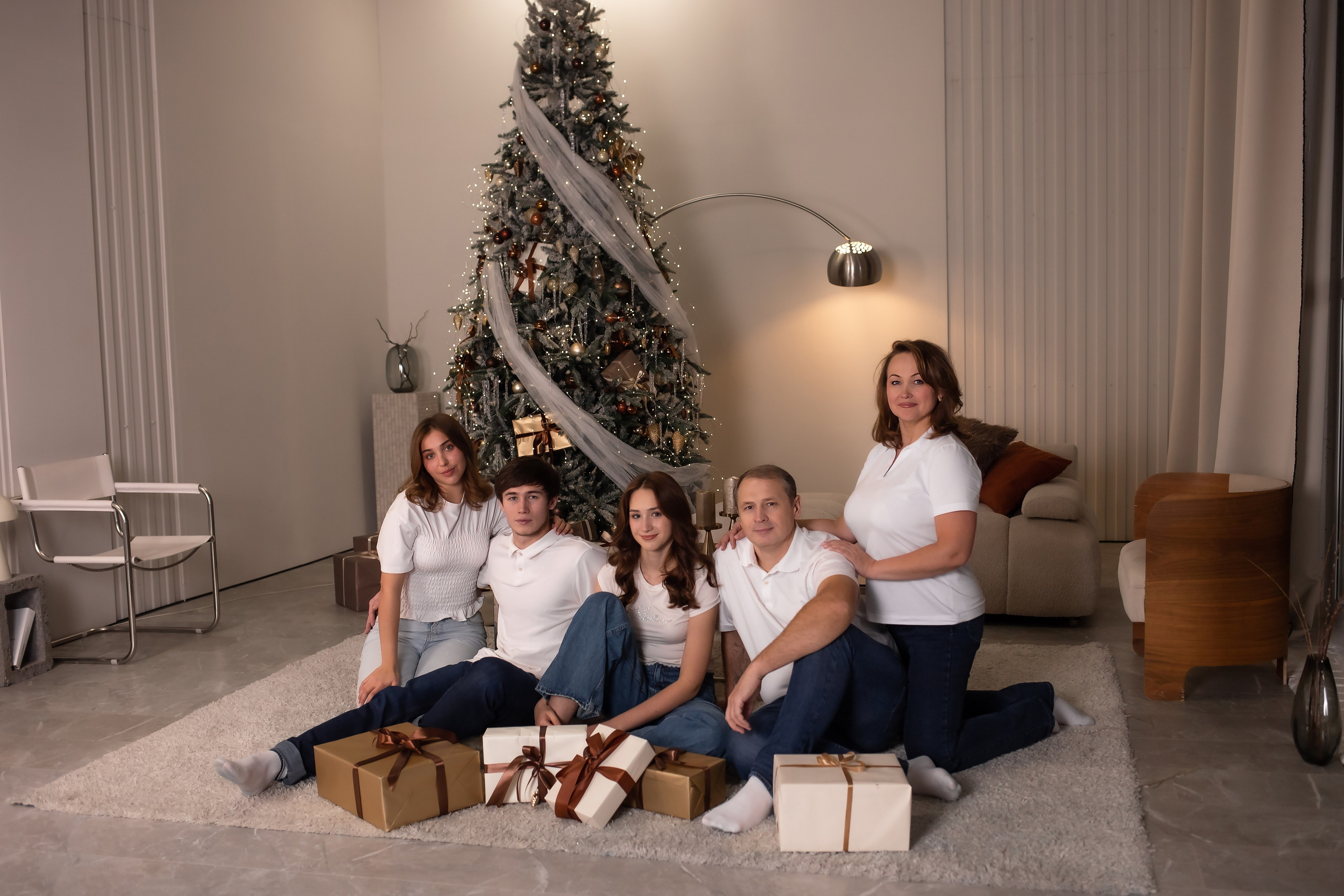 Алена. Семейная съемка в зале Крем. Фотограф в Калининграде Решетникова Алина