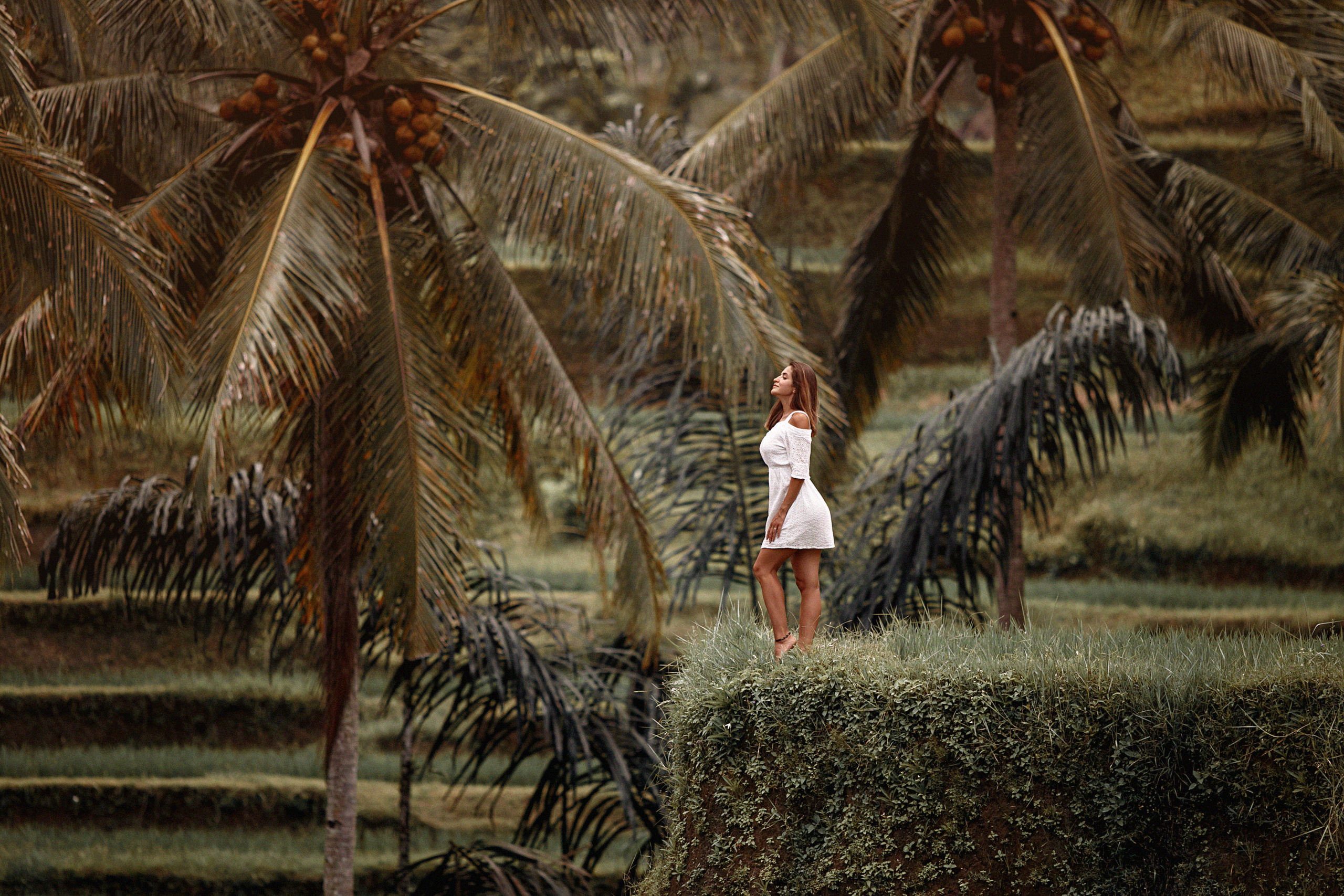 Девушки. Фотограф Эдуард Суровый