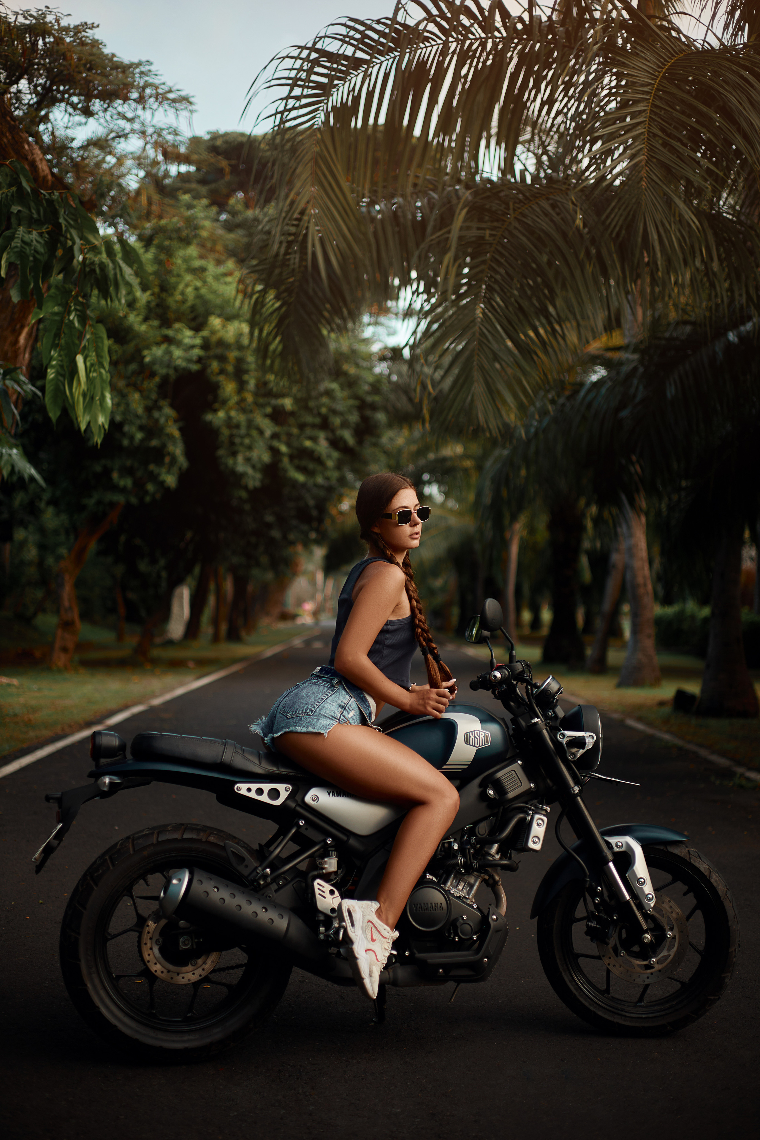 Девушки. Фотограф Эдуард Суровый