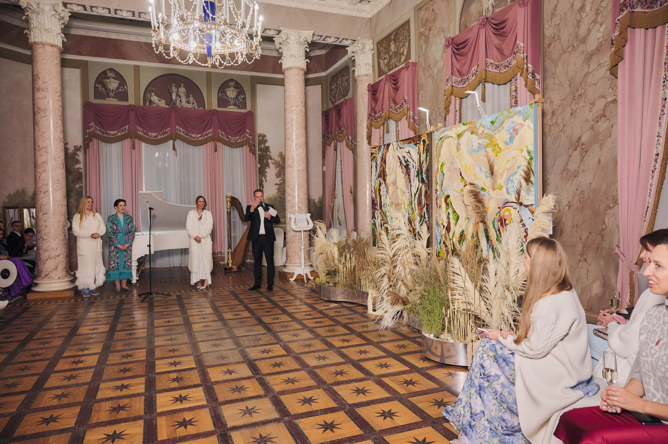 Открытие выставки 13.09.22. Никита Хохловский фото и видео продакшн