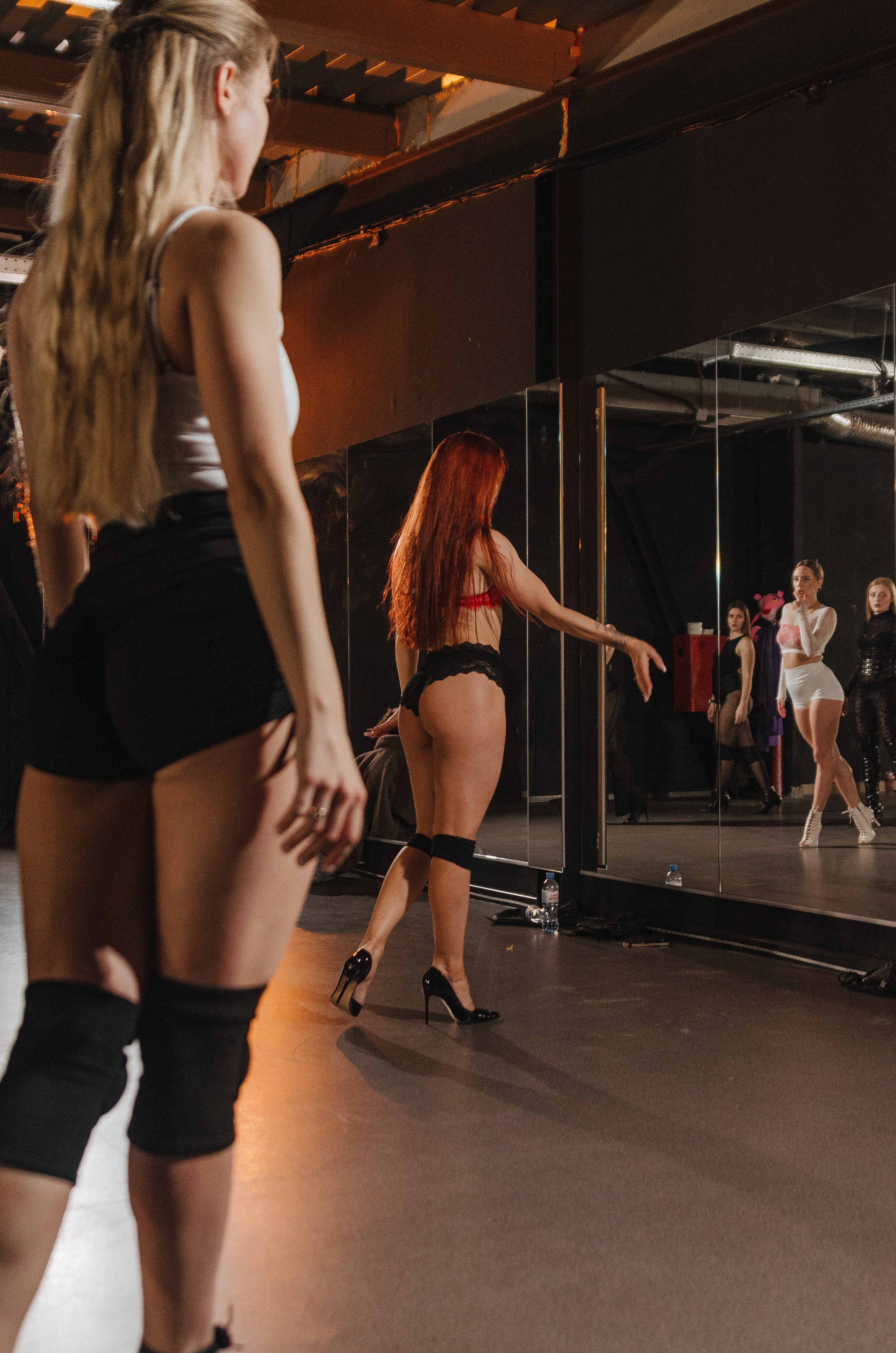 Мастер-классы по High Heels/Girly hip-hop от Оксаны ATTA. Денисова Аля — фотограф для парных съемок и индивидуальных историй в Барнауле