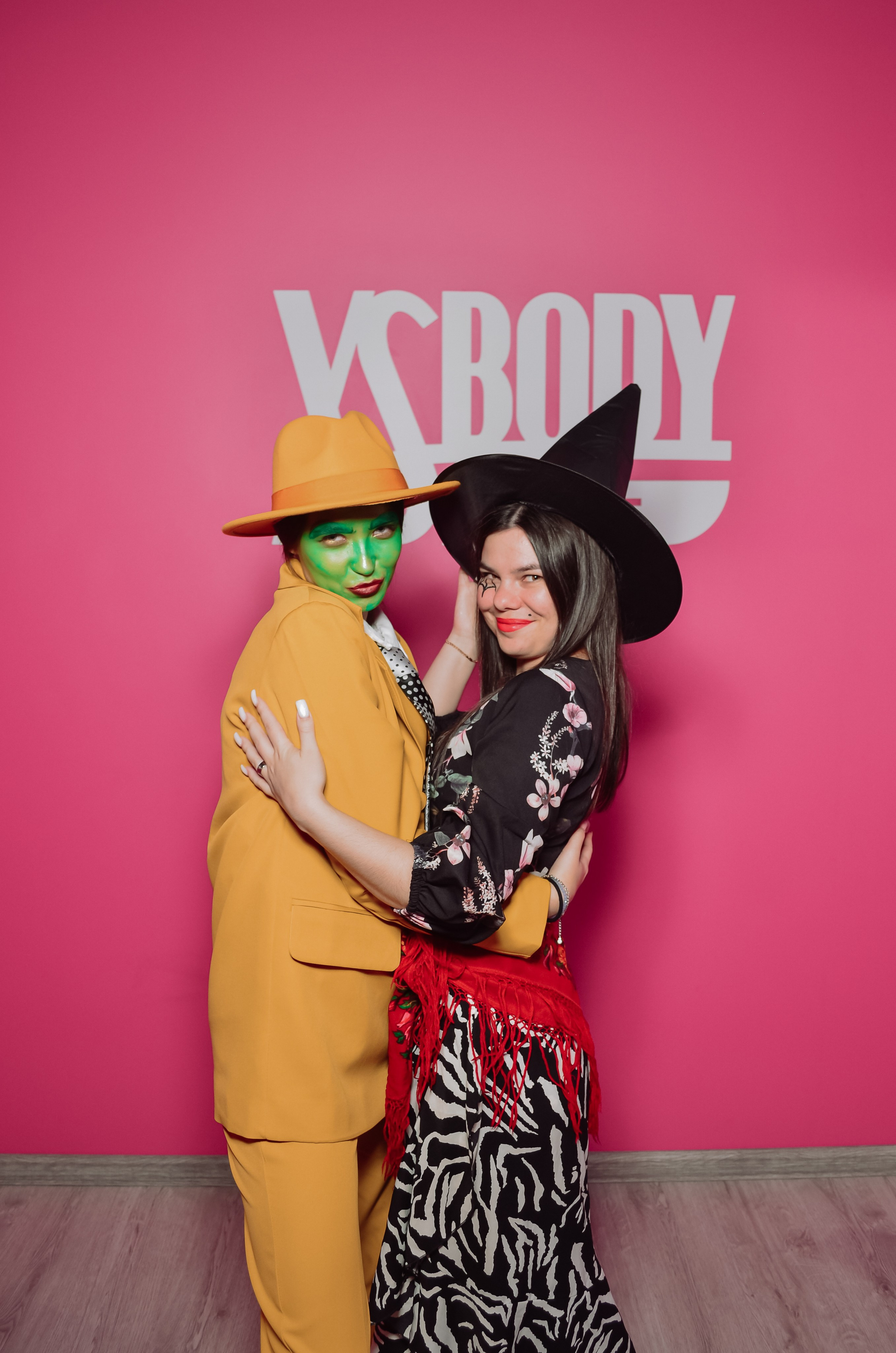 Фоторепортаж мероприятия в фитнес-клубе. Денисова Аля — фотограф для парных съемок и индивидуальных историй в Барнауле