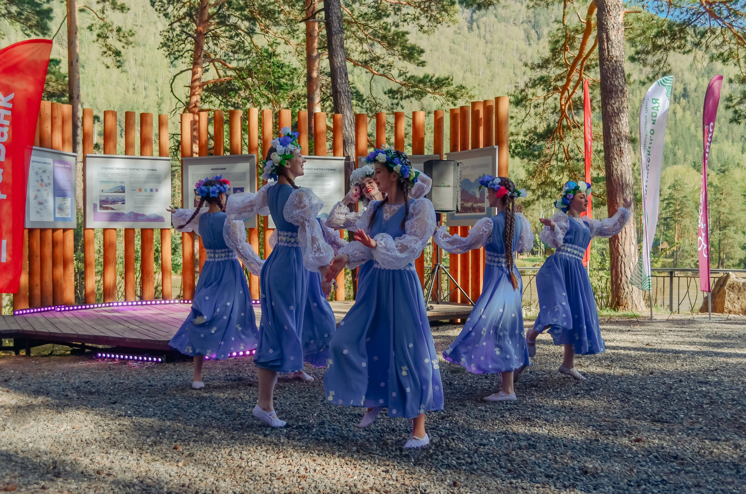 Фестиваль «Цветение Маральника на Алтае 2025». Фоторепортаж. Денисова Аля — фотограф для парных съемок и индивидуальных историй в Барнауле