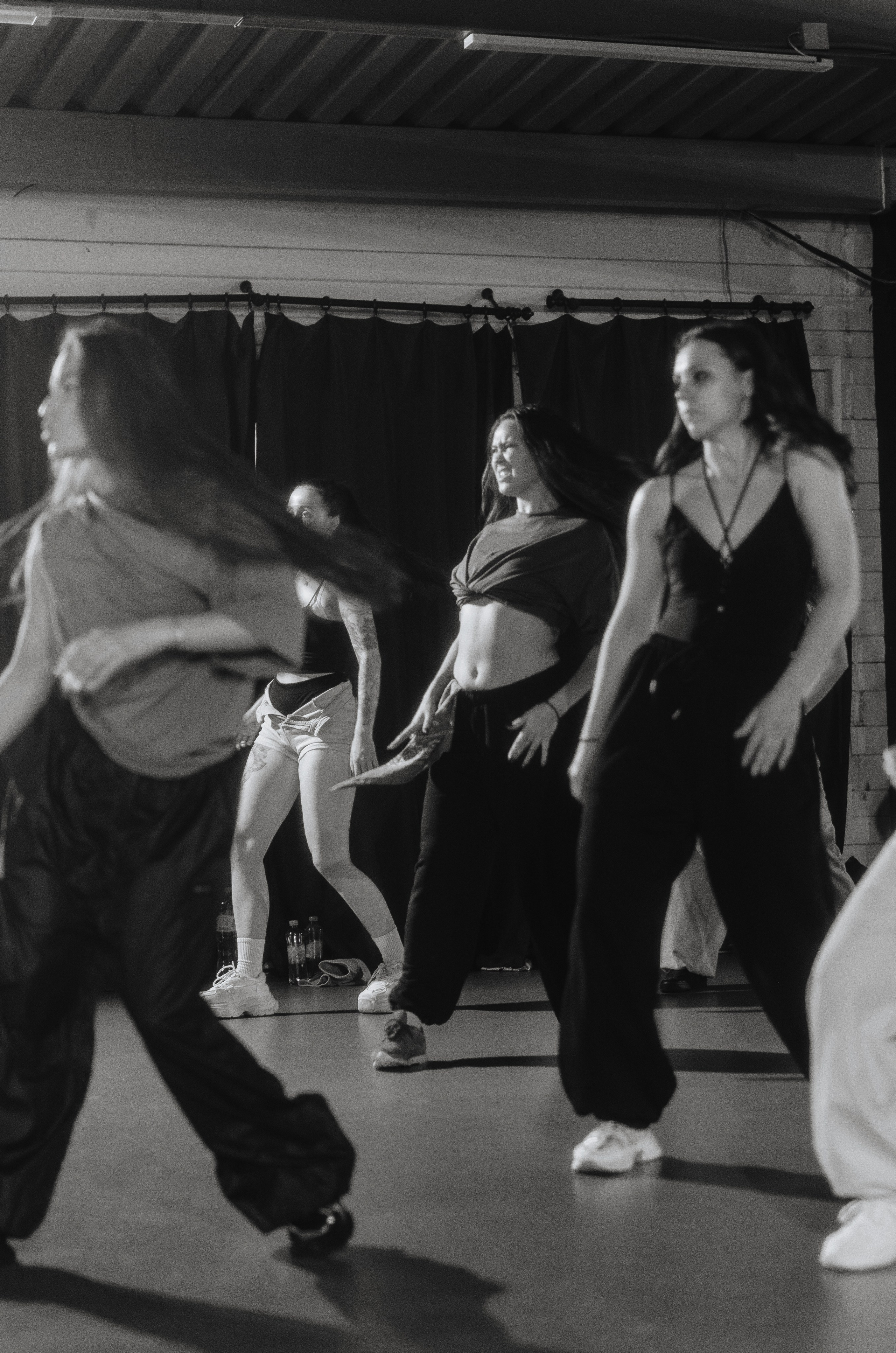 Мастер-классы по High Heels/Girly hip-hop от Оксаны ATTA. Денисова Аля — фотограф для парных съемок и индивидуальных историй в Барнауле