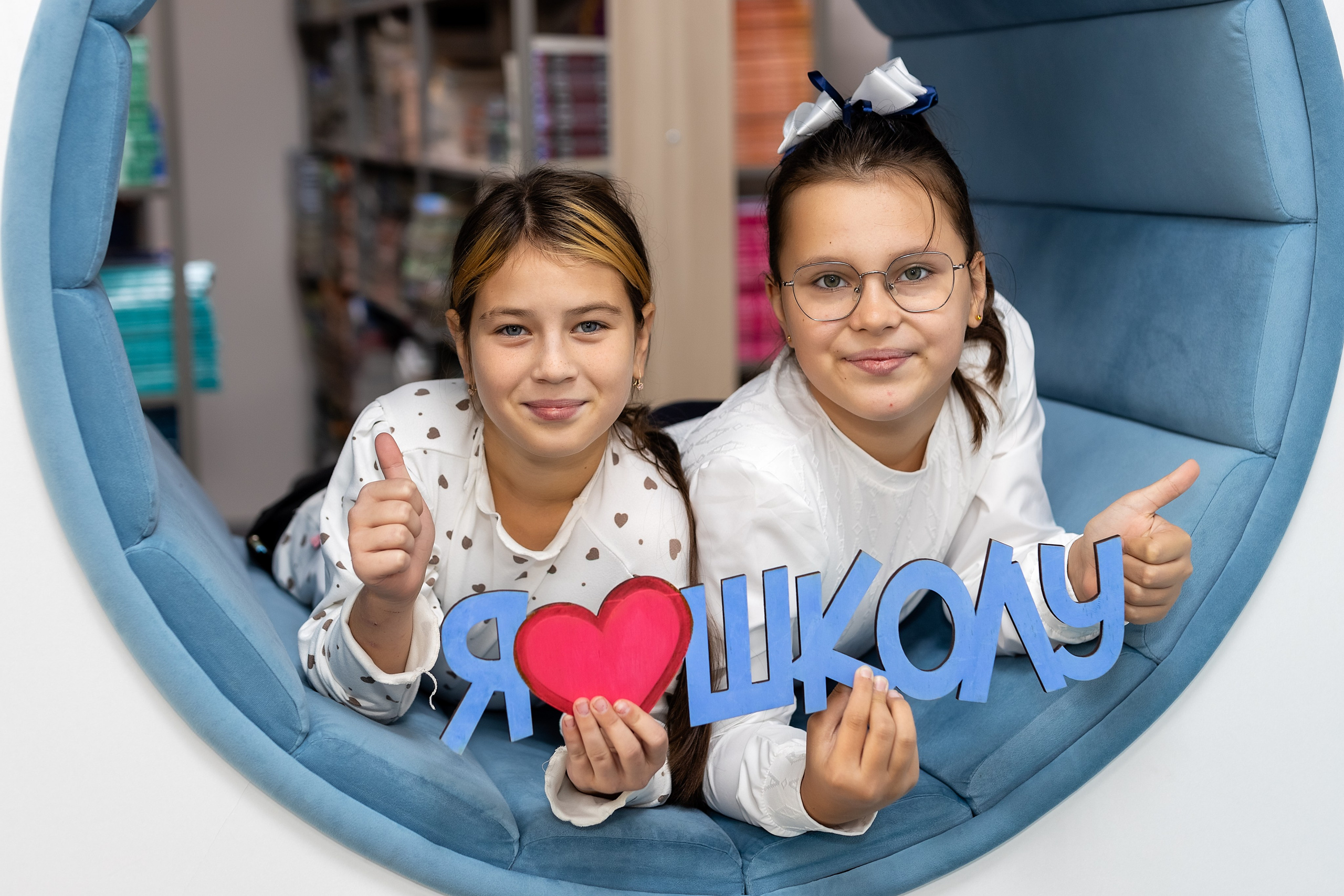 Школа № 4 имени В. Н. Косова, 4б. п.Тавричанка. Стильный выпускной альбом Владивосток фотограф Вероника Мигачева