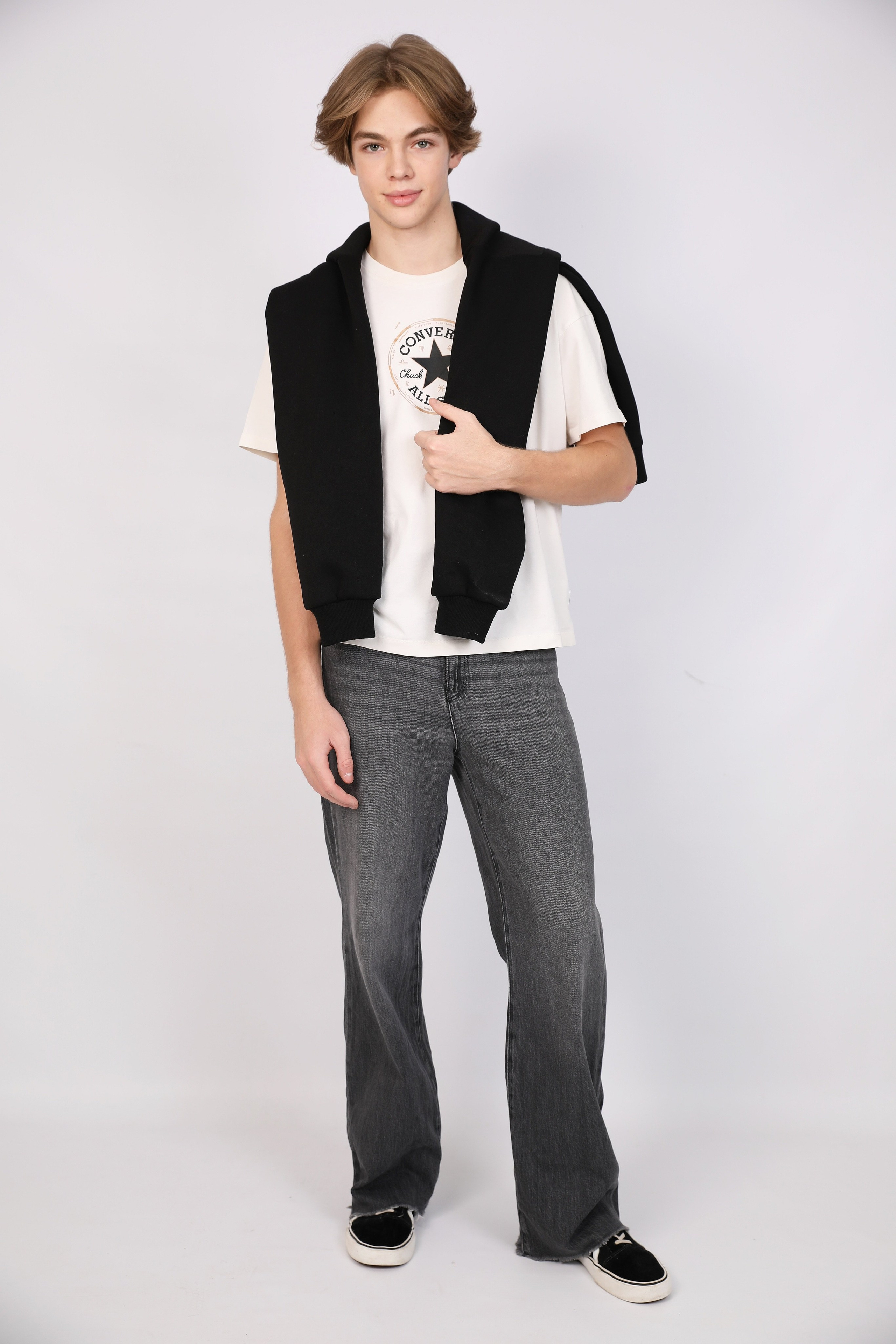 Кирилл Коуров. Съёмка одежды для маркетплейсов и брендов Morozova Production