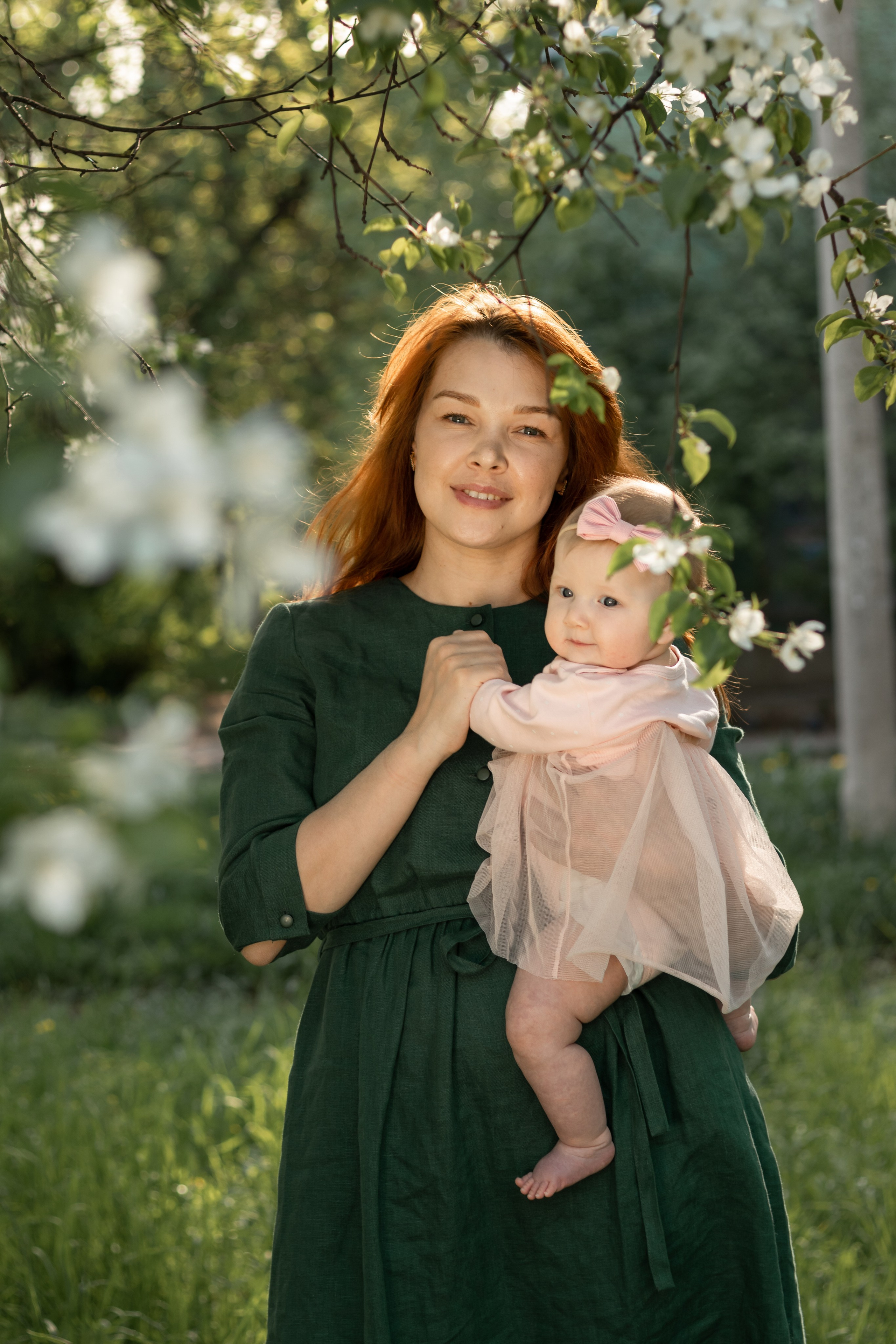 Цветущая майская семья