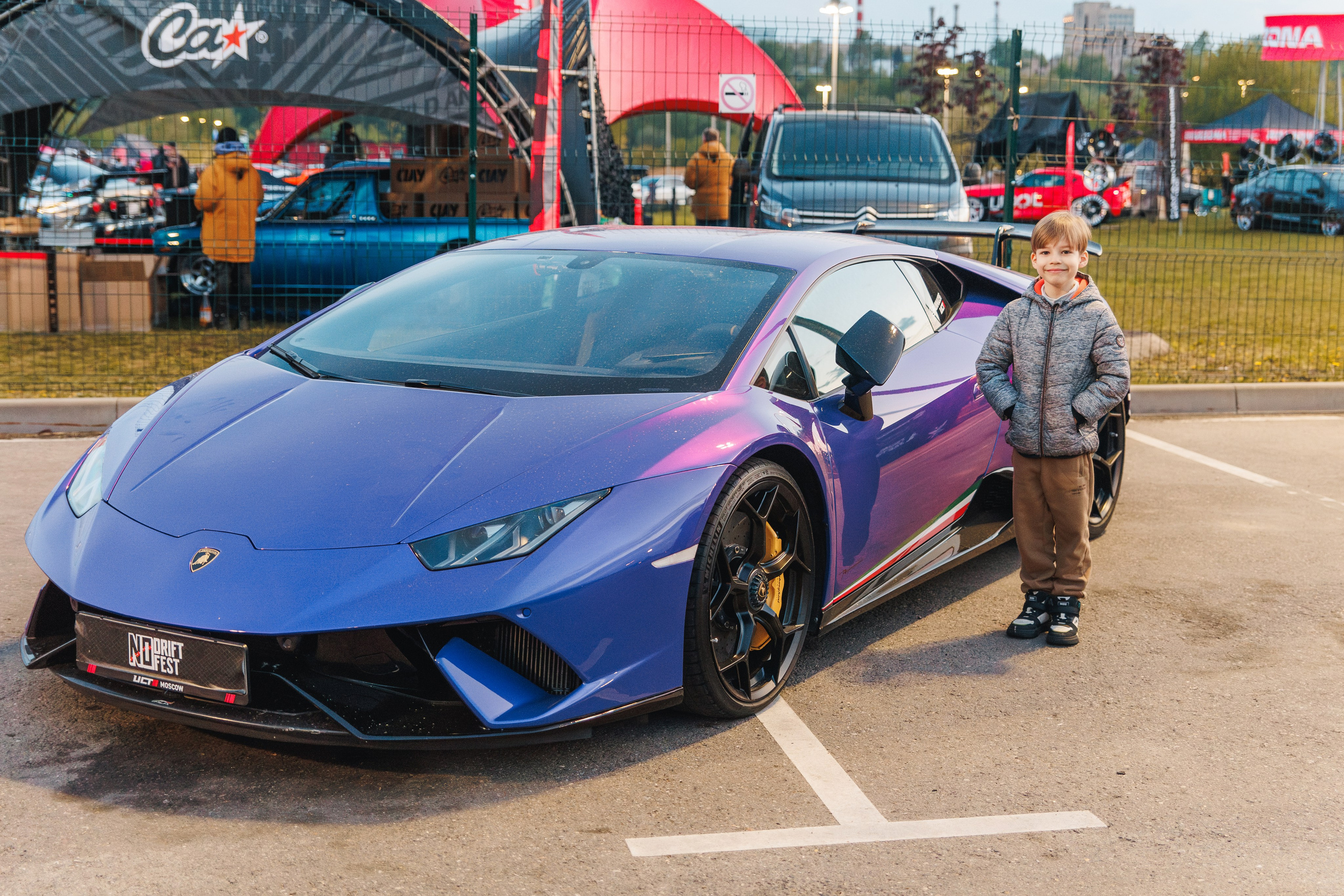 Выставка и дрифт машин. Репортажный фотограф. Москва. Алина Ланская