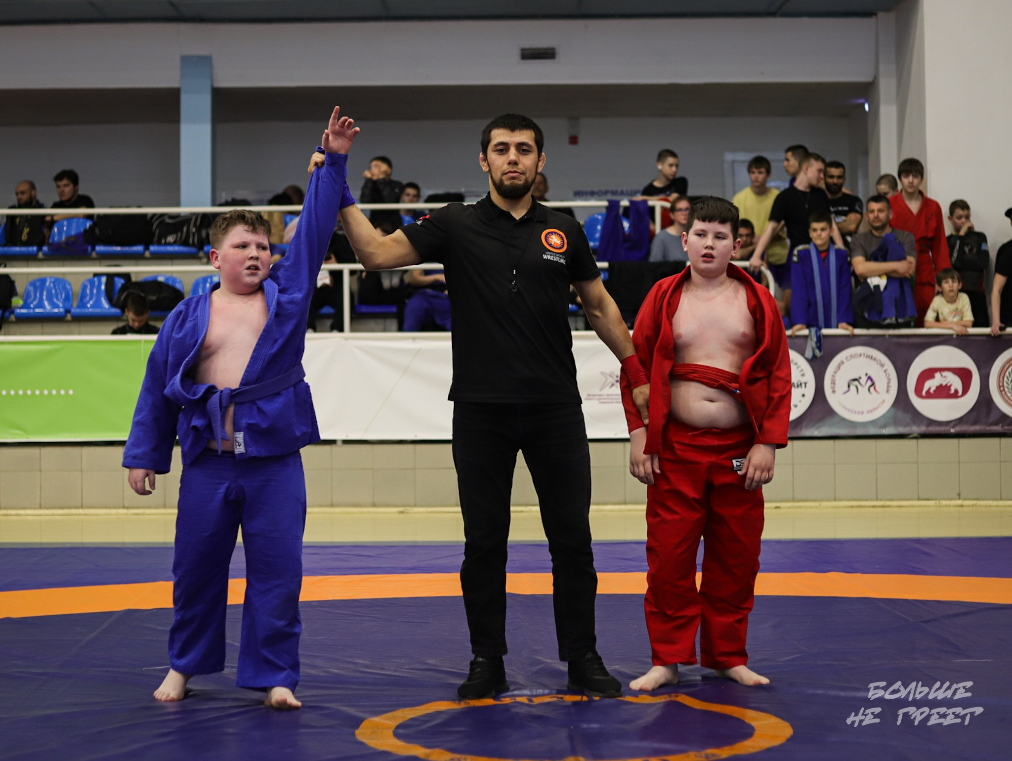 ПЕРВЕНСТВО УРФО ПО СПОРТИВНОЙ БОРЬБЕ ГРЭППЛИНГ И ГРЭППЛИНГ-ГИ. Больше не греет