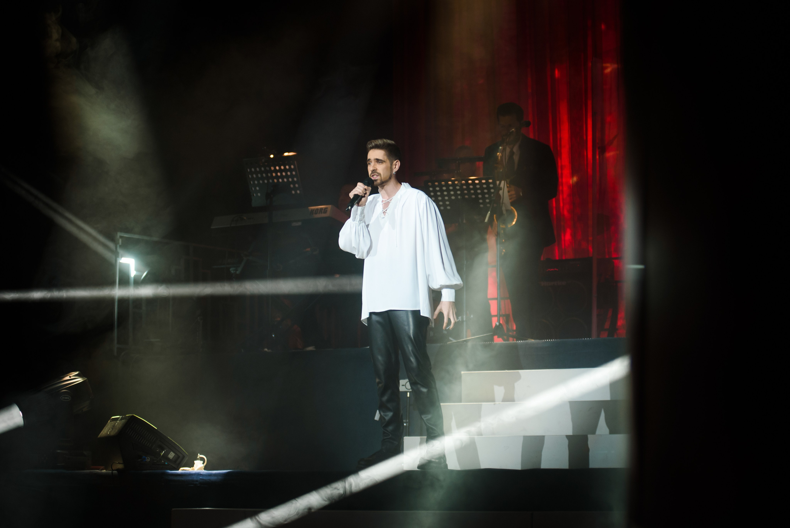 Она | Владимир Жуков