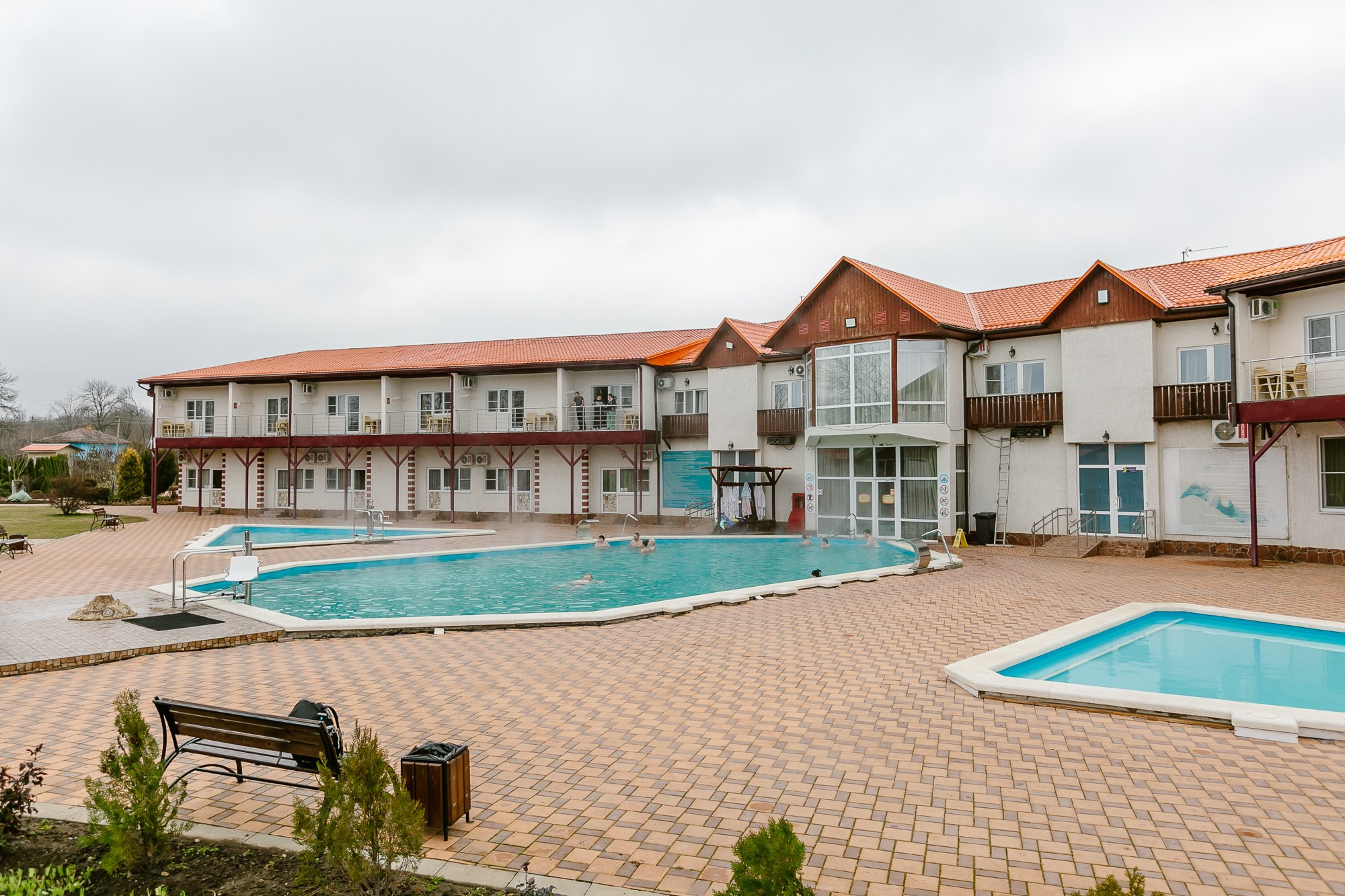 Фотографии территории термального источника март 2024 год