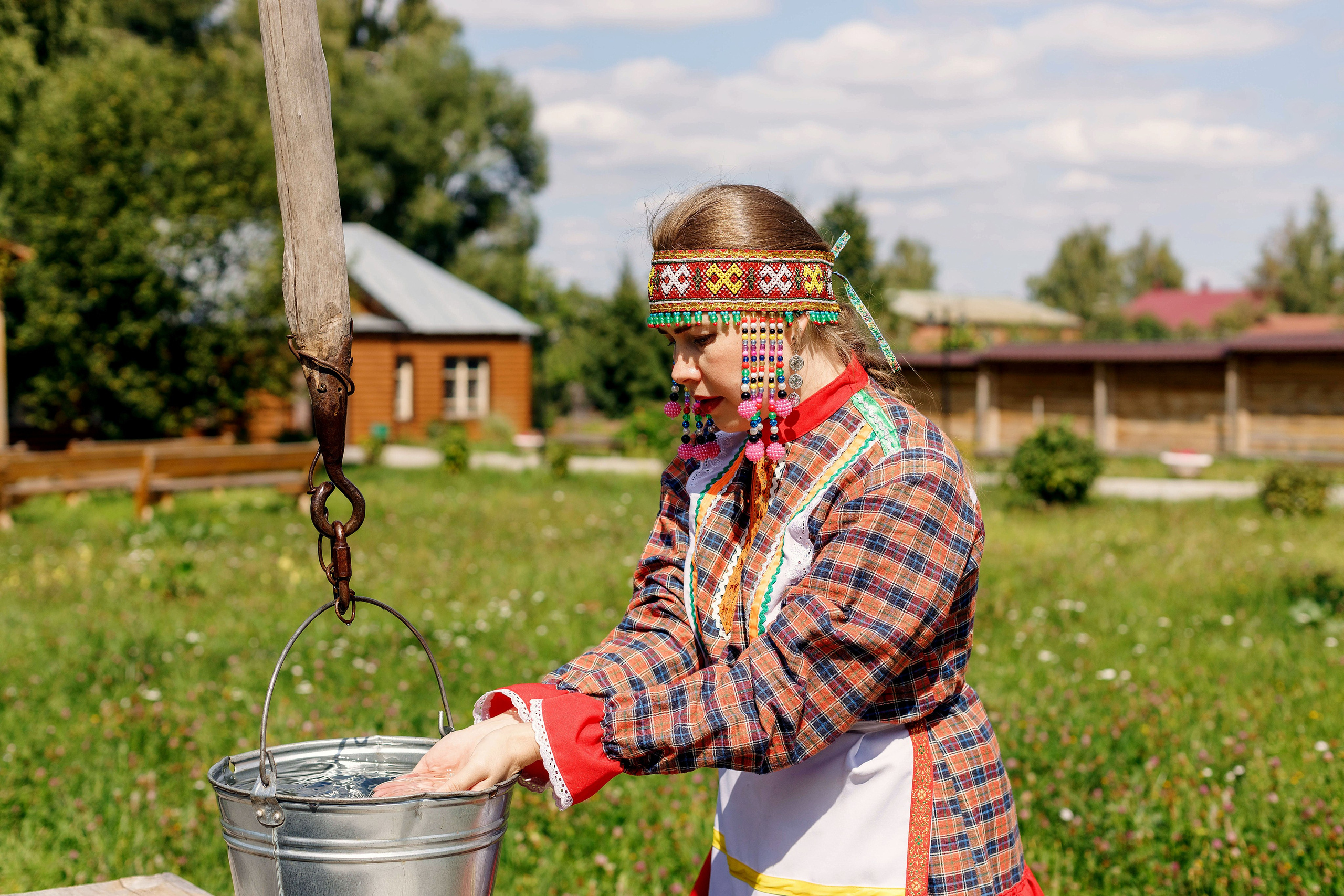 Фотосессия с Екатериной Анисимовой в Ибресинском этнографическом музее. Портретный и репортажный фотограф в Чебоксарах Андриян Чаркин