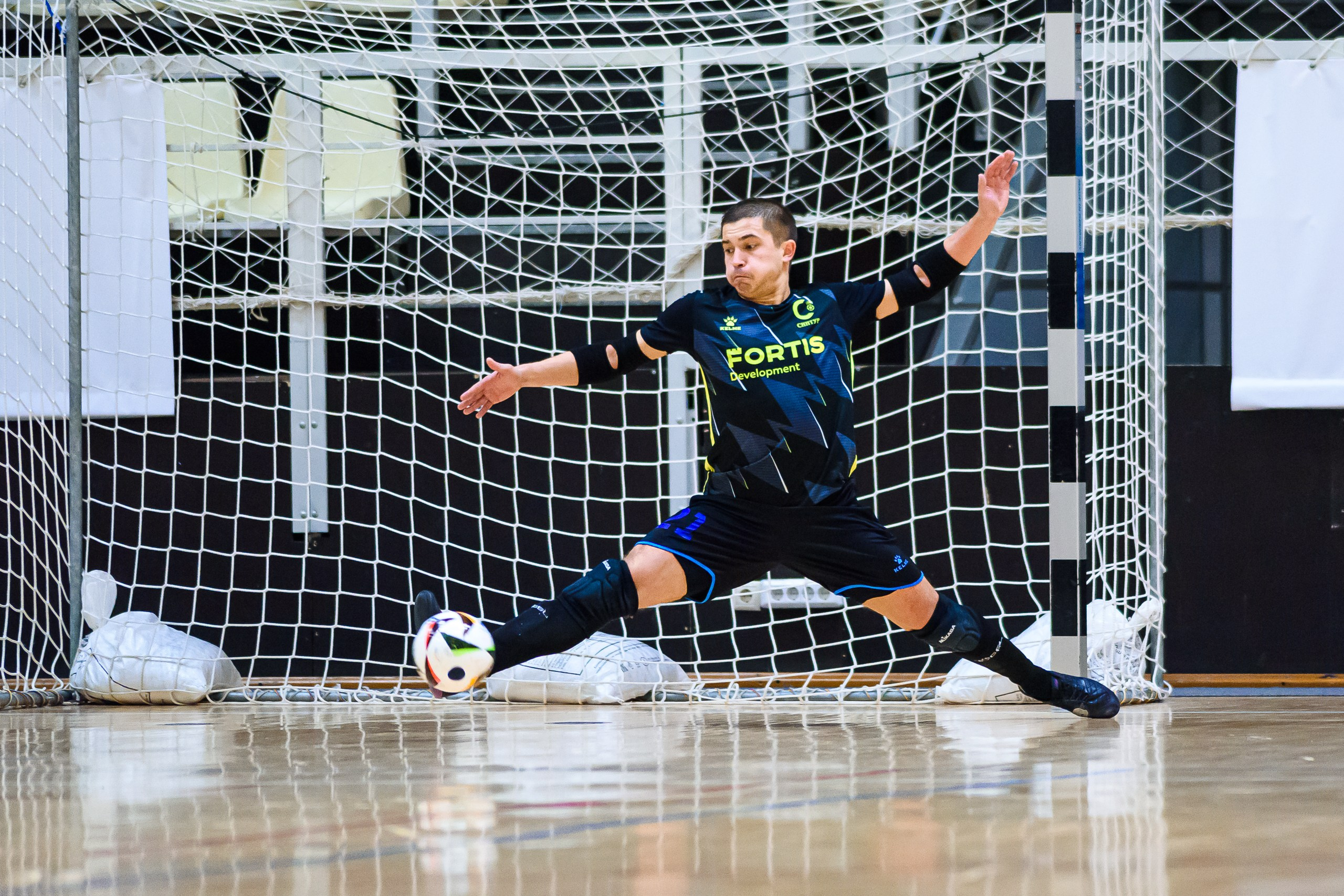 Высшая лига по футзалу — Сезон 2024-2025 — 2ой тур. Репортажный фотограф в Кемерово