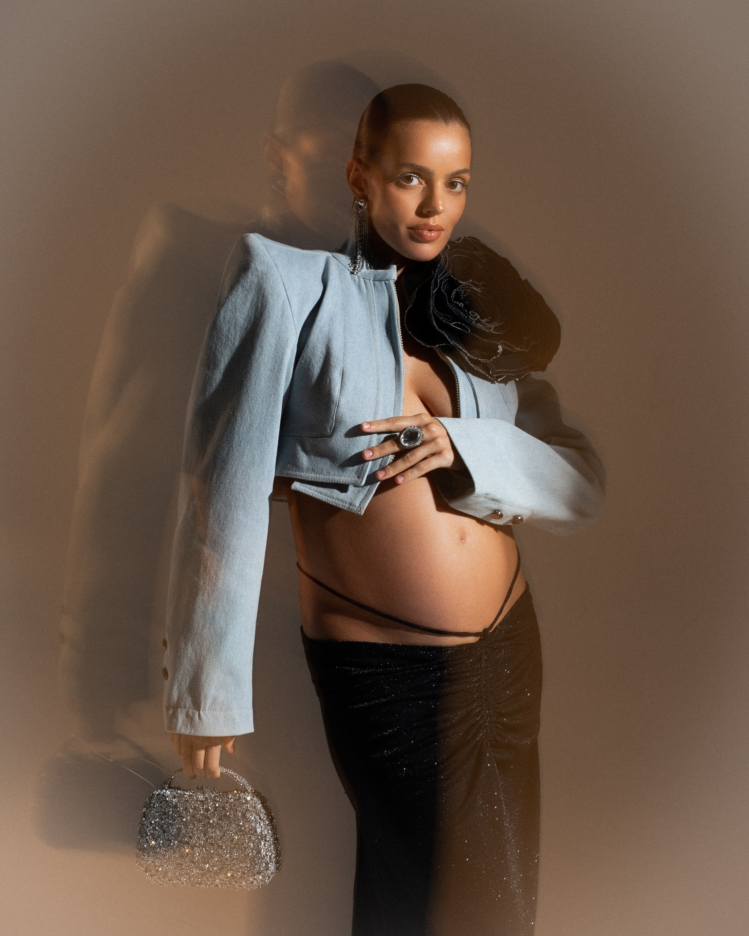 Фотосессия беременности Тюмень. Фотограф в стиле минимализм Тюмень