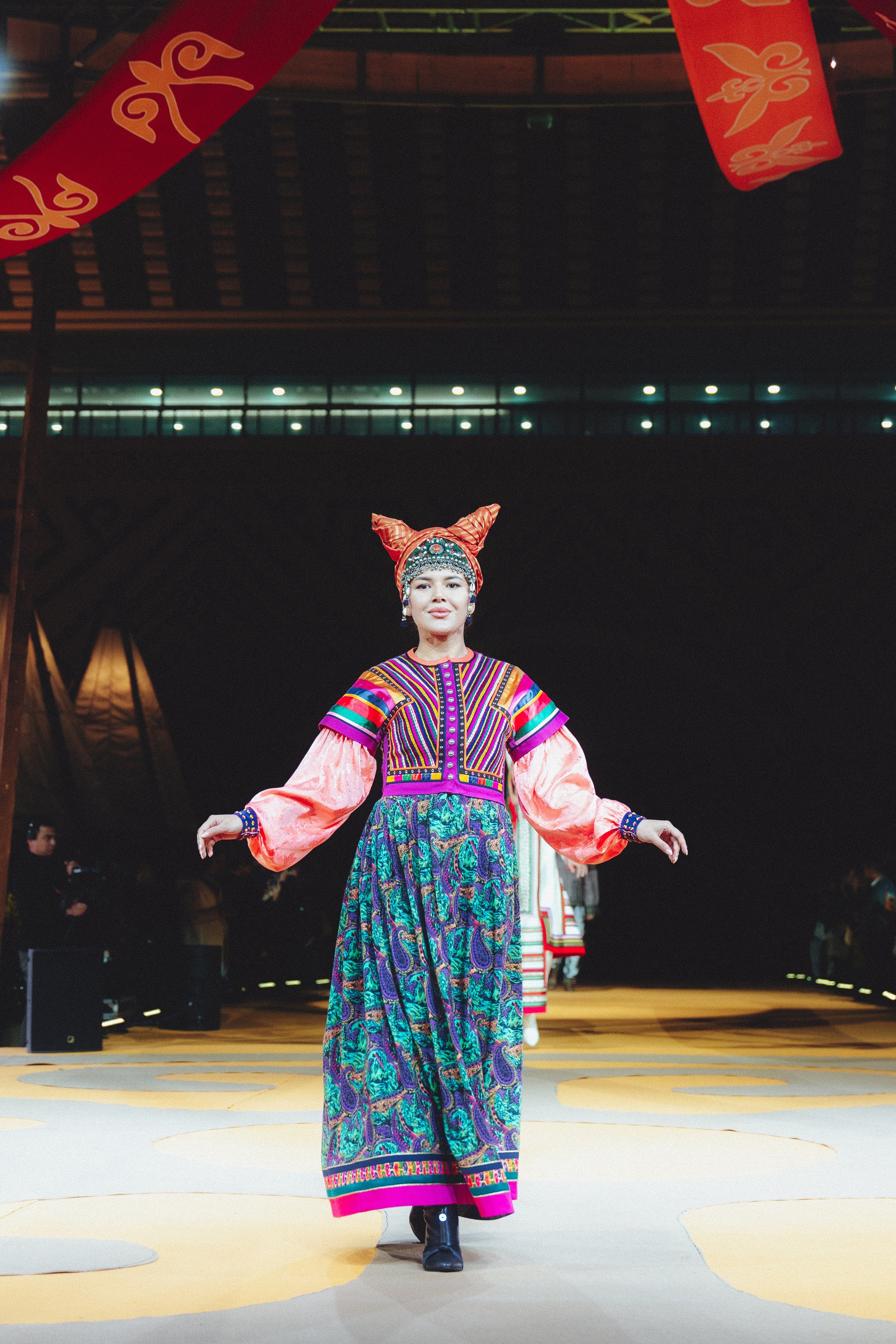 ETHNIC FASHION SHOWS / THE PODIUM