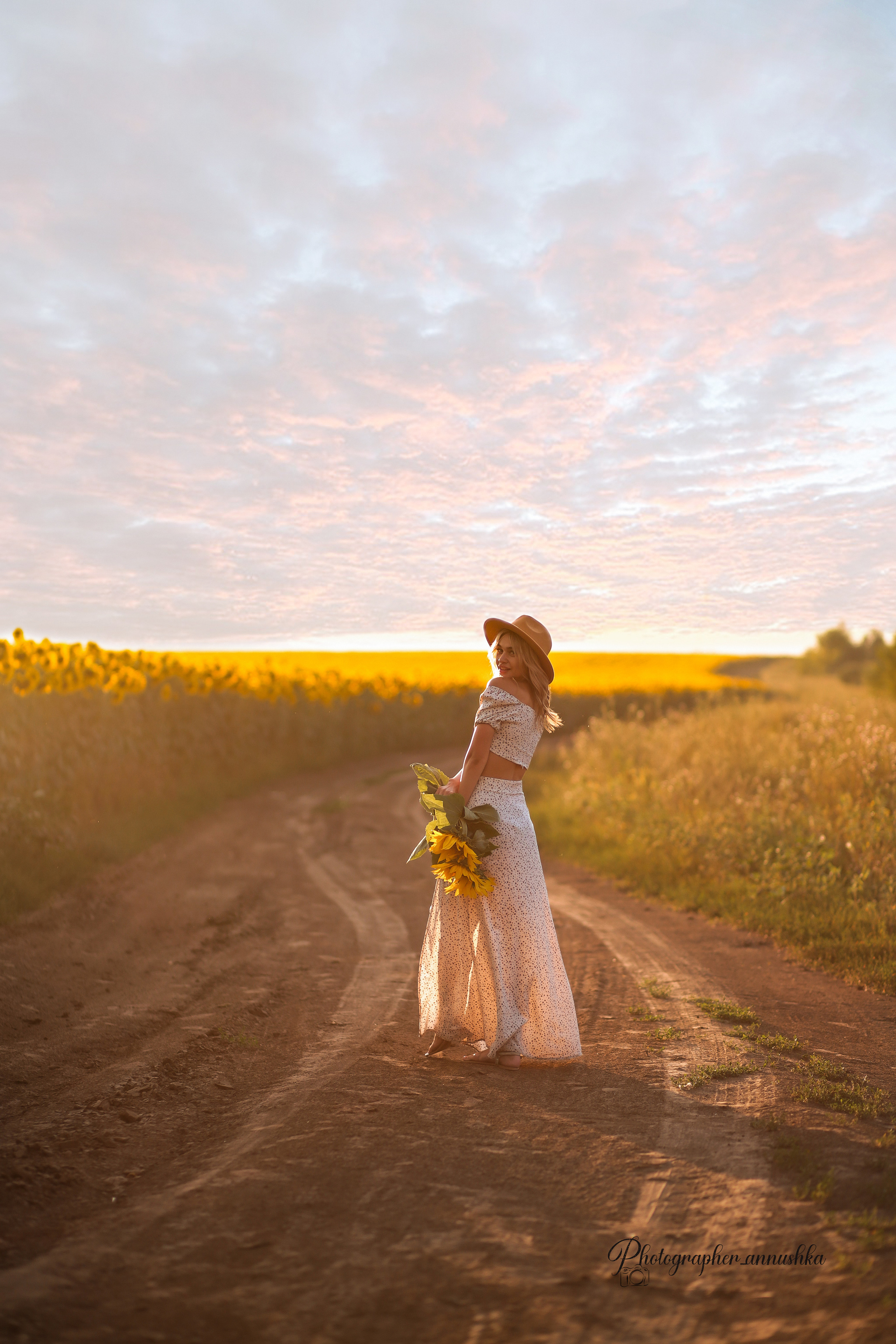 Золотые подсолнухи. Семейный фотограф в городе Саратове — Анна