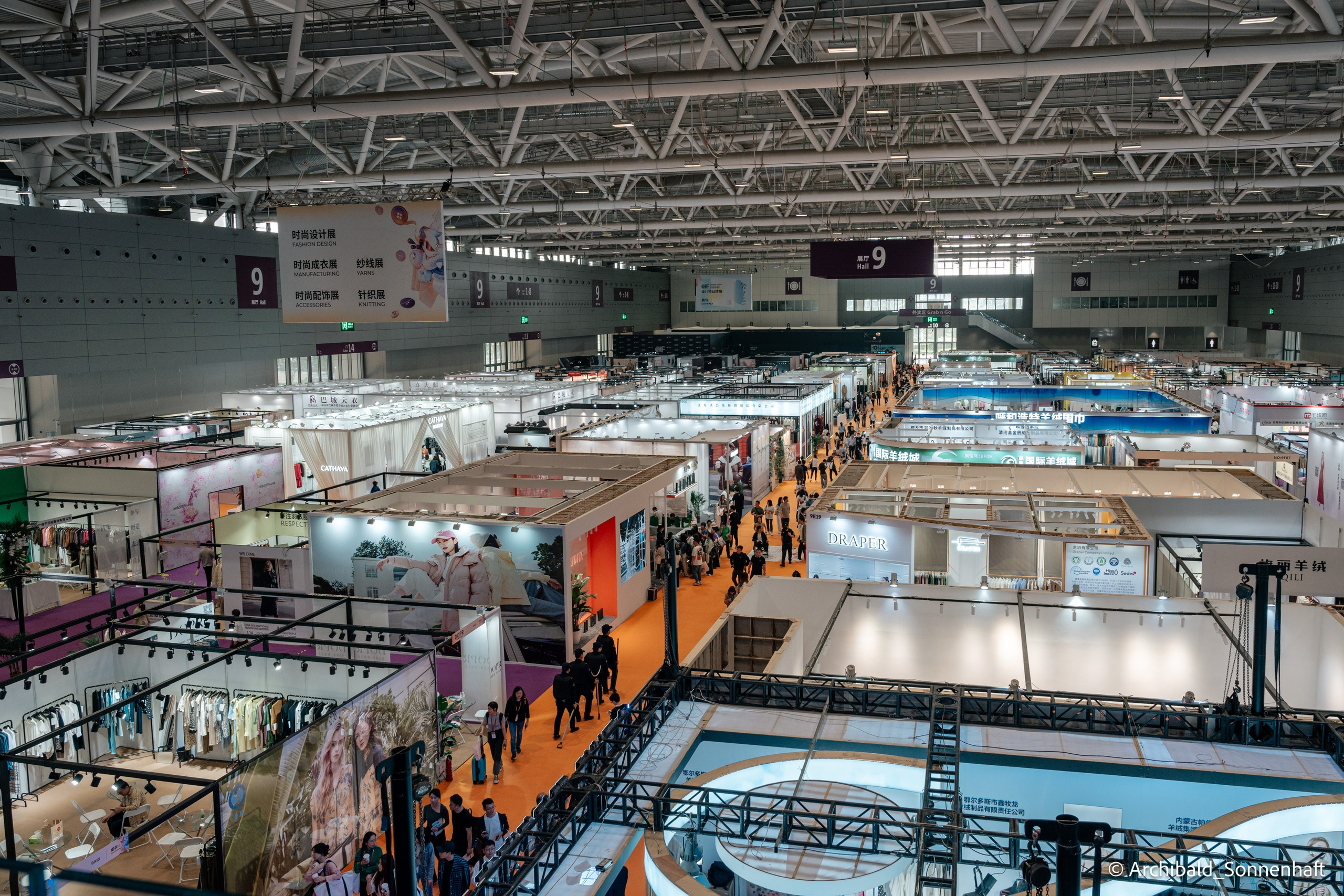 Week trip to GZ. Photographer in Guangzhou, China. Archibald Sonnenhaft