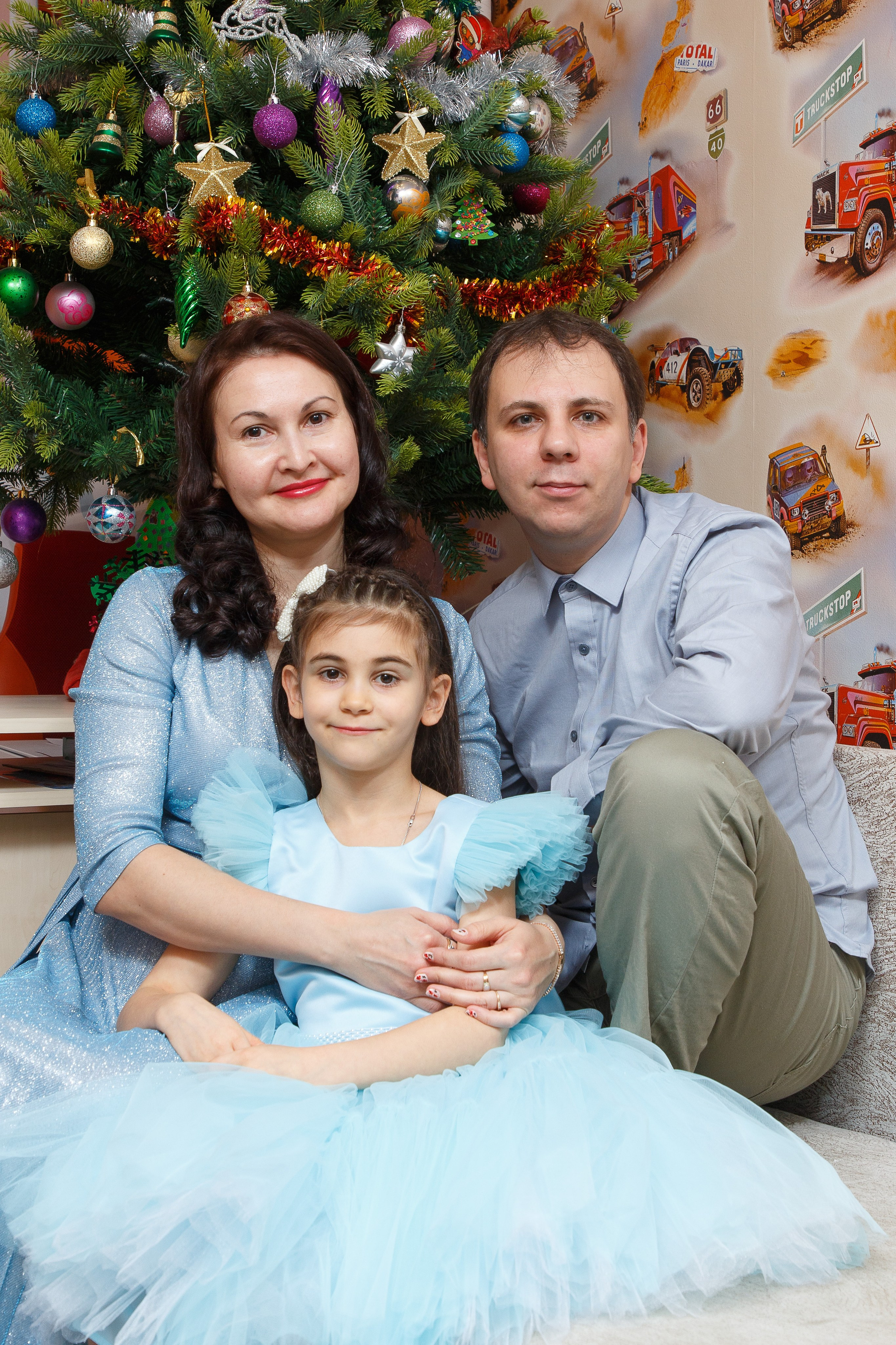 Юля Сергей Настя Олег и Серёжка ч.2. Школьные выпускные альбомы в Москве Марина Николаева