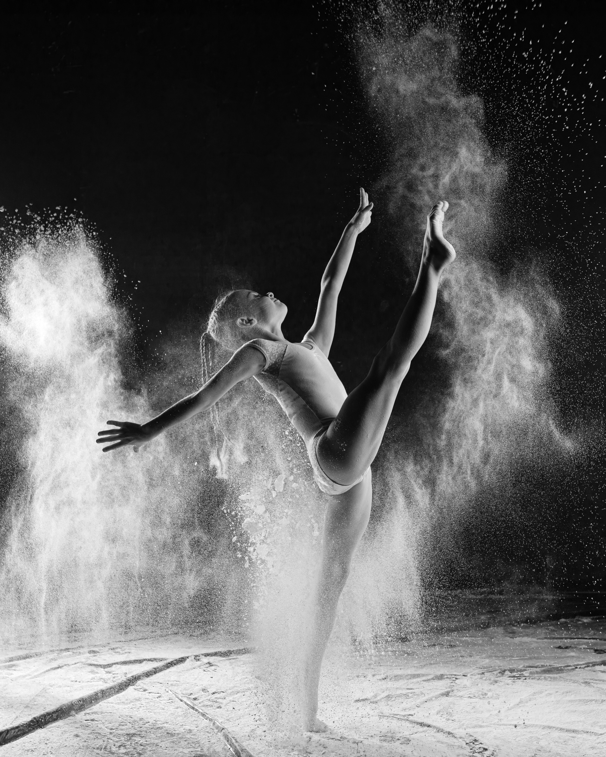 Фотосессия с мукой в Москве. Художественная гимнастика. Спортивный и детский фотограф в Москве, Калининграде