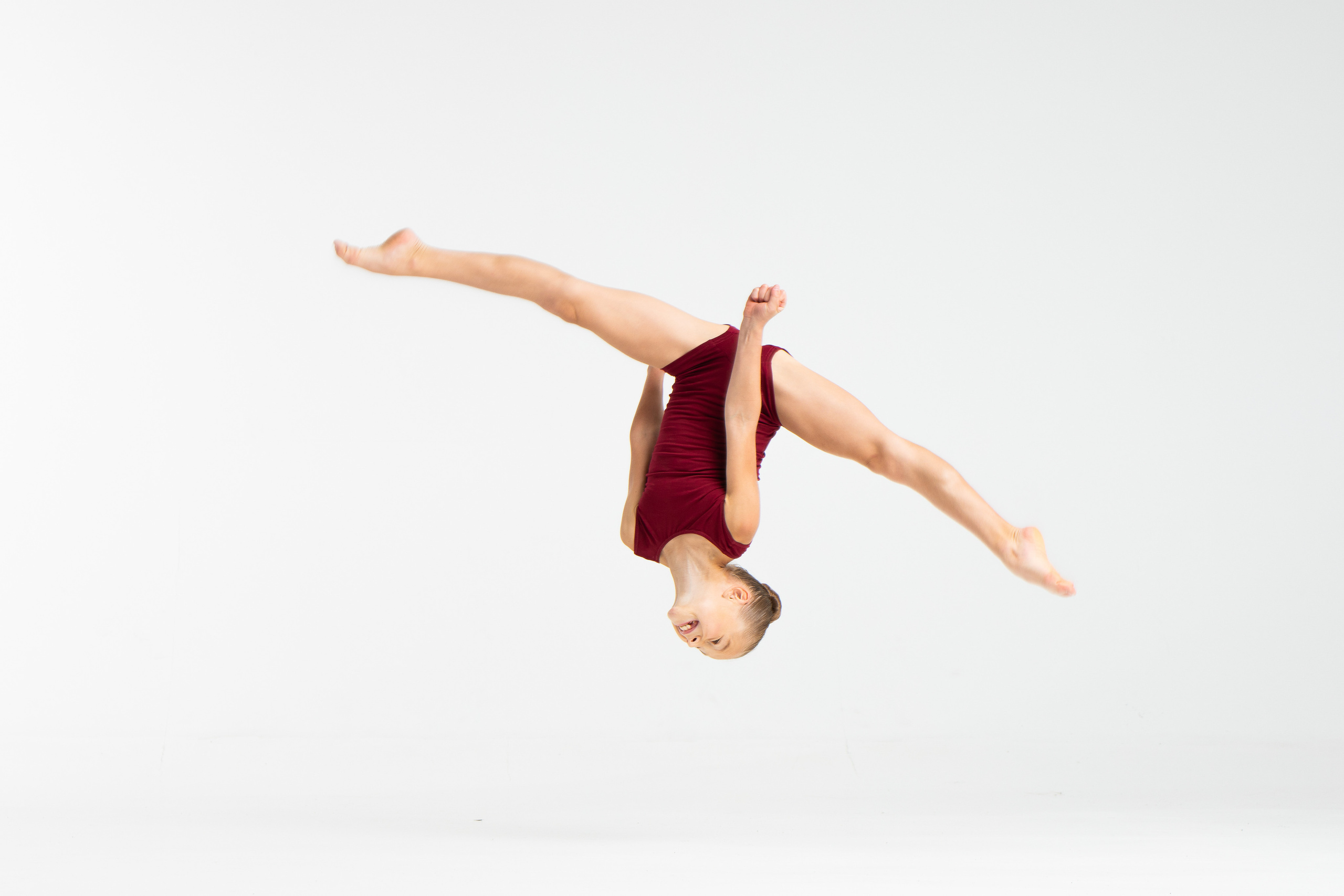 Фотосессия для танцевального клуба «Серпантин» в танцевальной одежде. Спортивный и детский фотограф в Москве, Калининграде