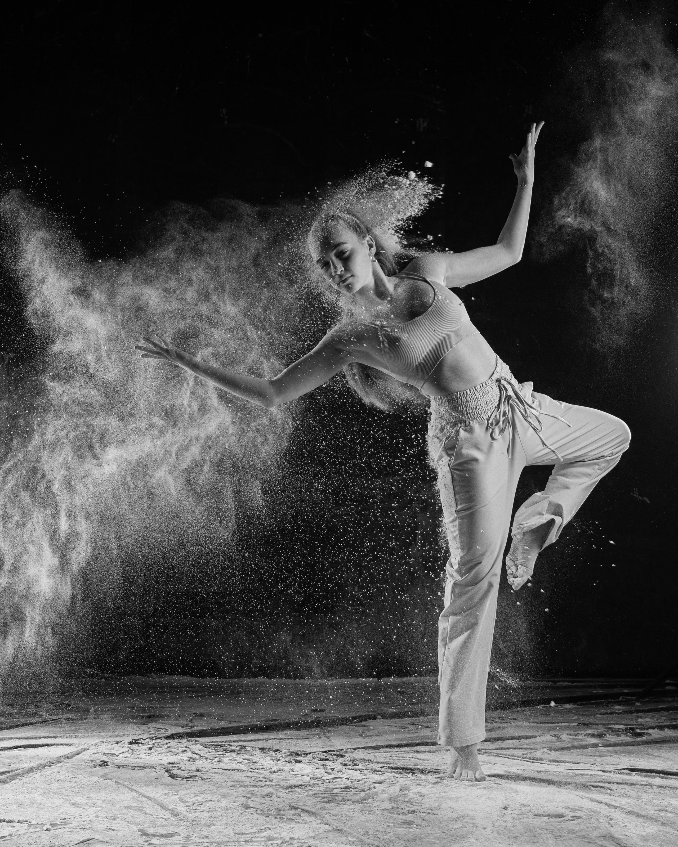 Фотосессия с мукой в Москве. Художественная гимнастика. Спортивный и детский фотограф в Москве, Калининграде