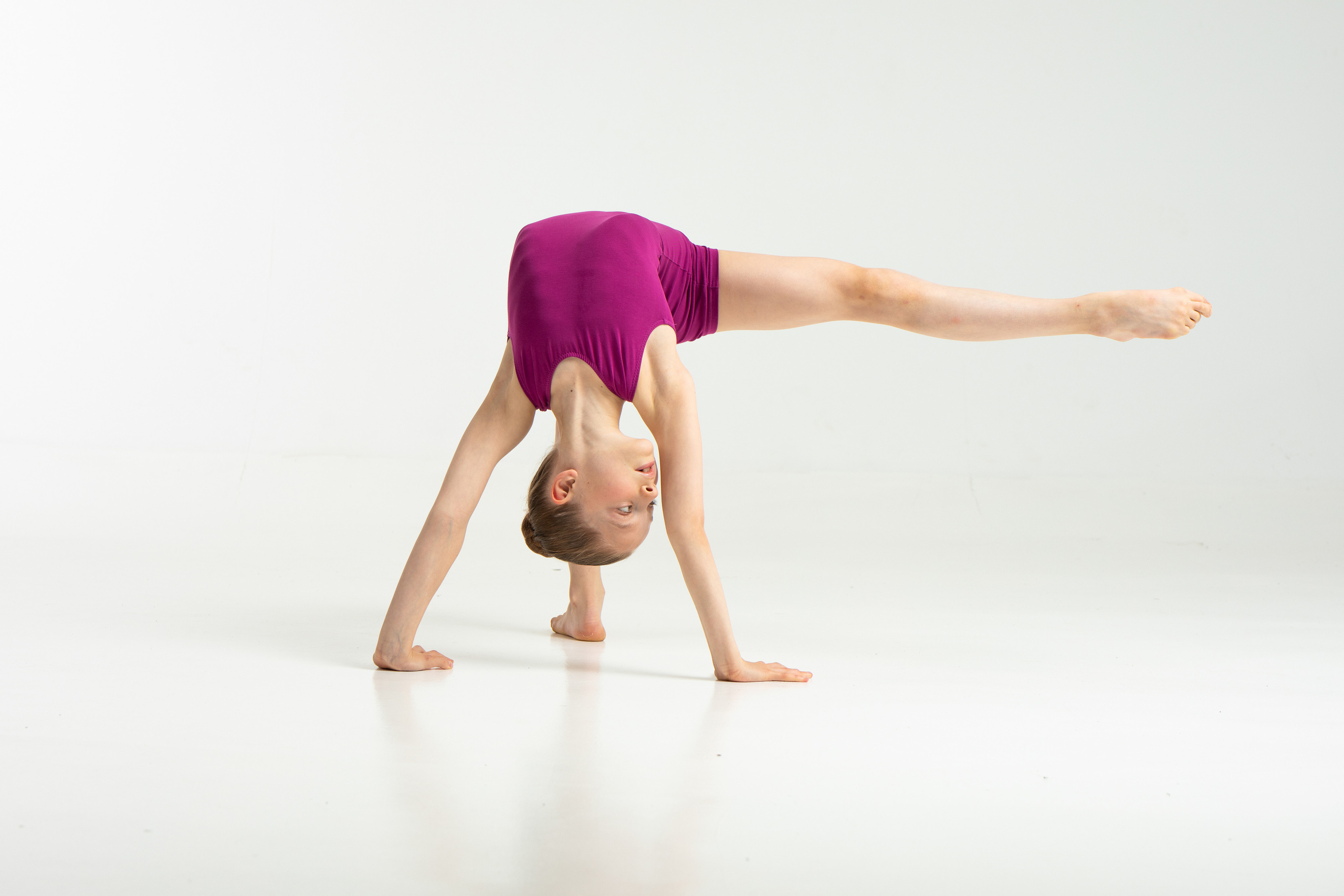 Фотосессия для танцевального клуба «Серпантин» в танцевальной одежде. Спортивный и детский фотограф в Москве, Калининграде