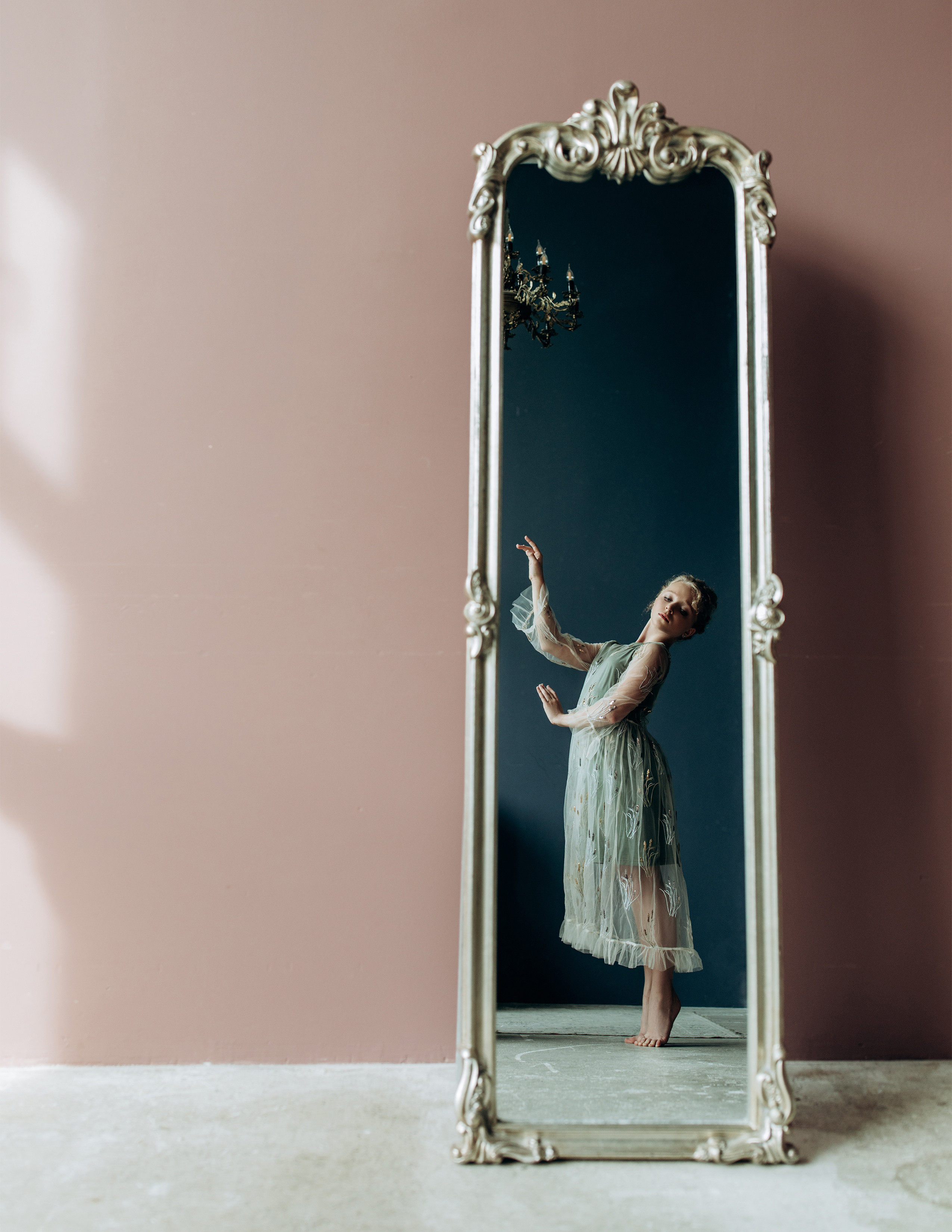 Креативная фотосессия для Танцора Алины Серебряковой. Спортивный и детский фотограф в Москве, Калининграде