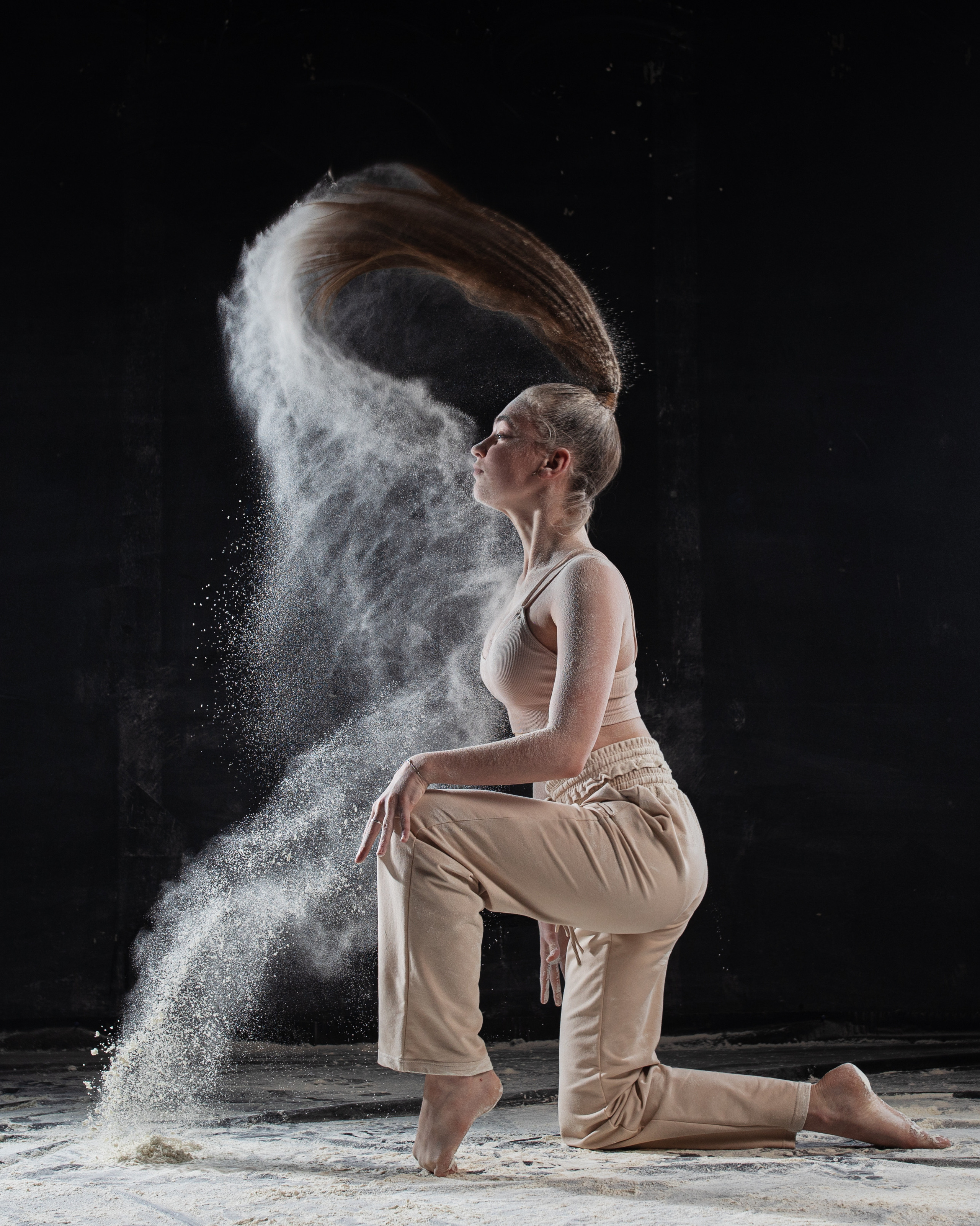 Фотосессия с мукой в Москве. Художественная гимнастика. Спортивный и детский фотограф в Москве, Калининграде