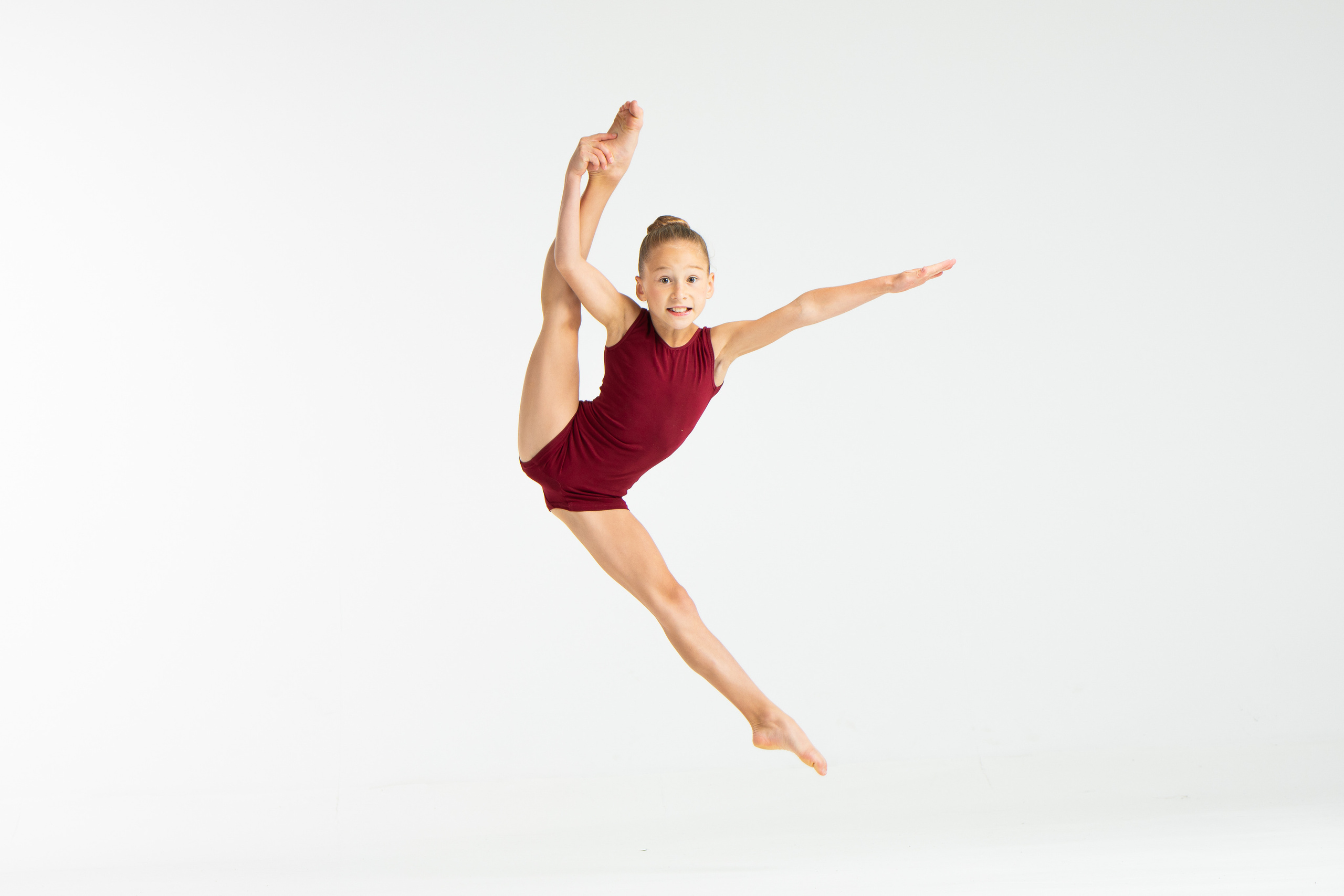 Фотосессия для танцевального клуба «Серпантин» в танцевальной одежде. Спортивный и детский фотограф в Москве, Калининграде