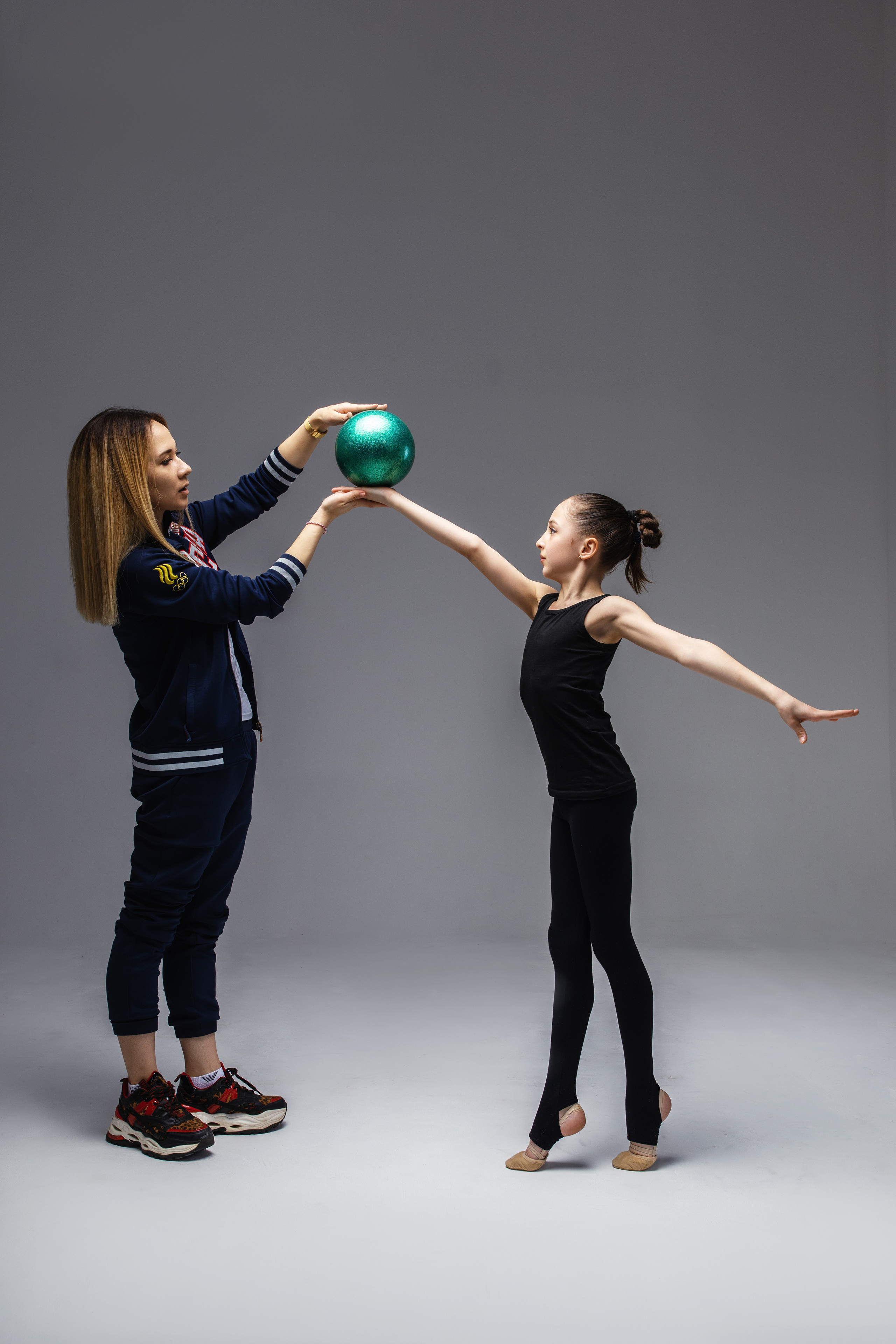 Спортивная групповая фотосессия для клуба гимнастики Victoria. Спортивный и детский фотограф в Москве, Калининграде