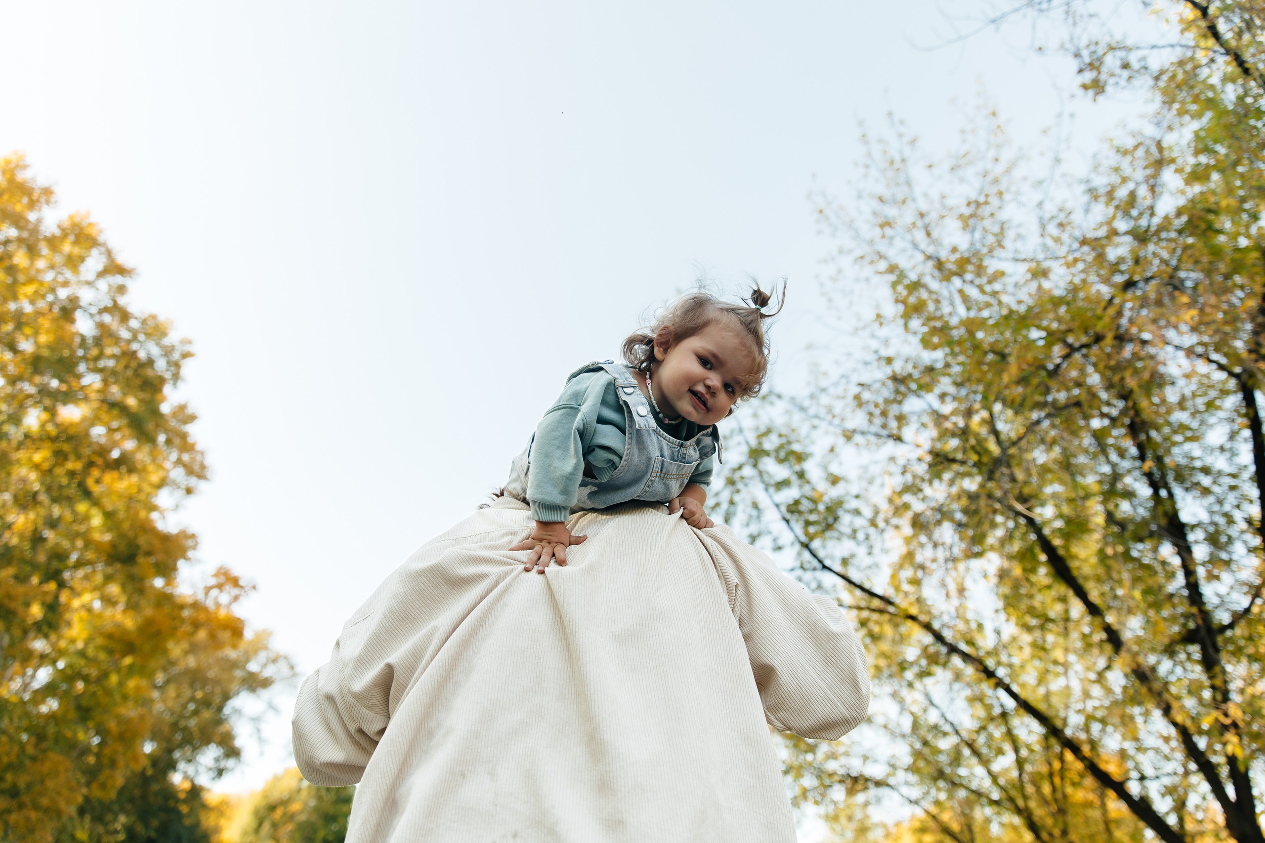 Выманивает из квартир природа нас на выходные. Осенний лес — особый мир. Ведут тропинки потайные…. Душевный фотограф Ваших самых ярких событий Марина Погребняк