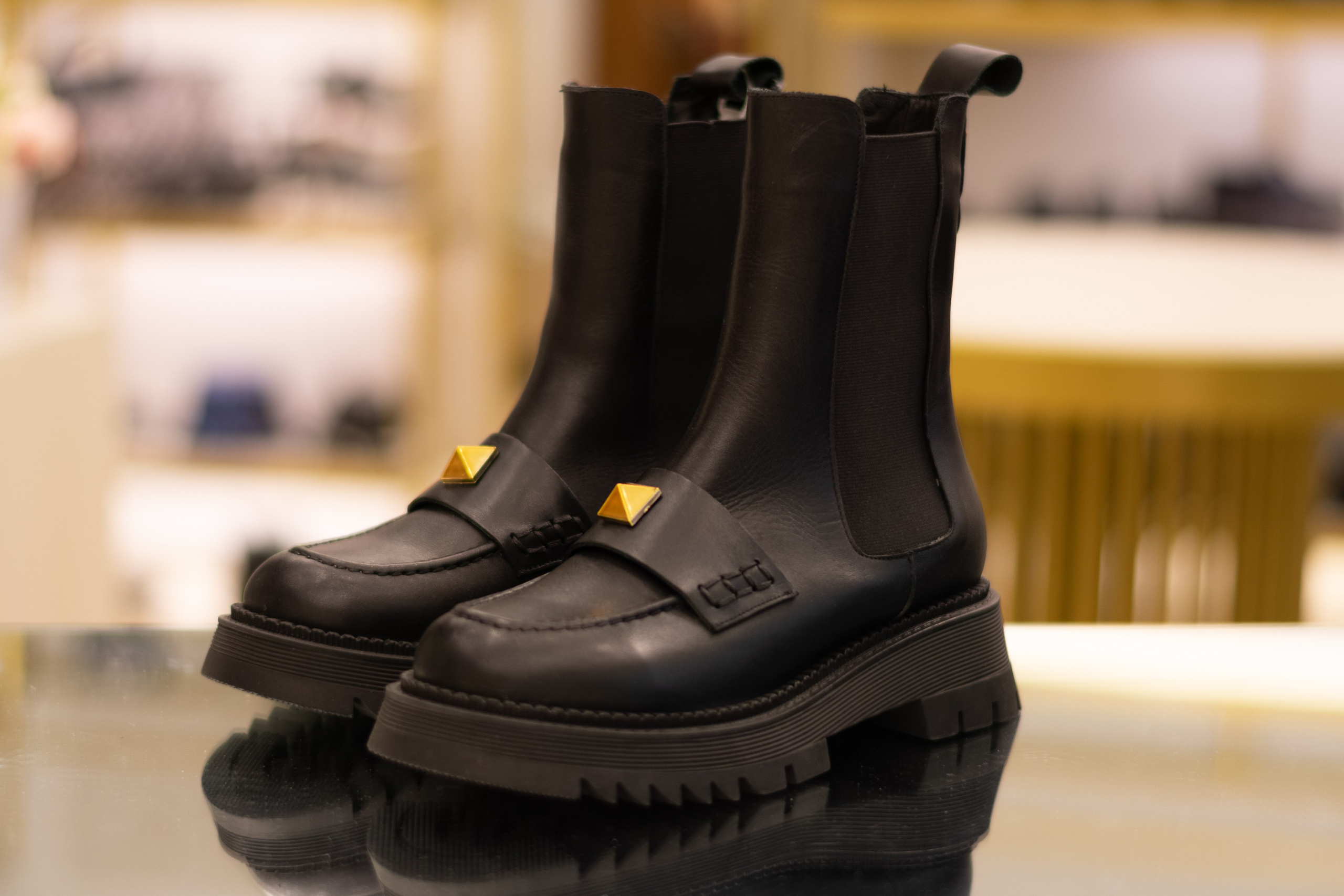 Для организаций. Предметная фотосессия для обувного магазина Capsula. Фотограф/видеограф Богдан Голованов