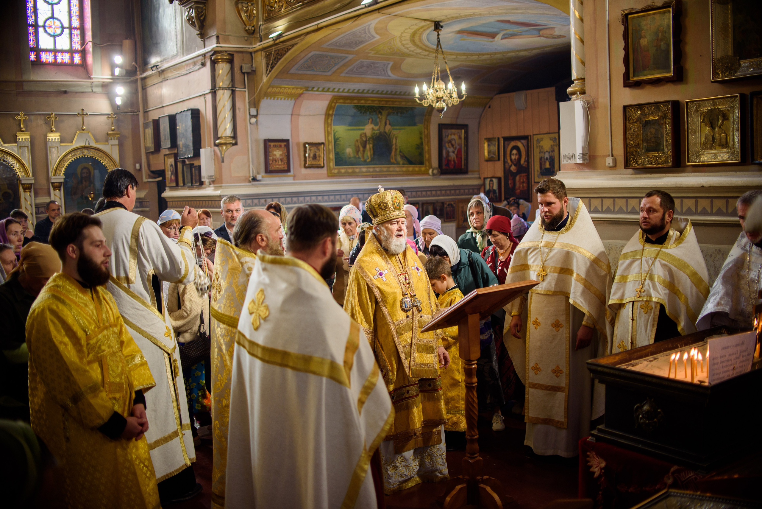 Воскресная литургия 29.10.2023. Семейный и свадебный фотограф в Феодосии и Коктебеле