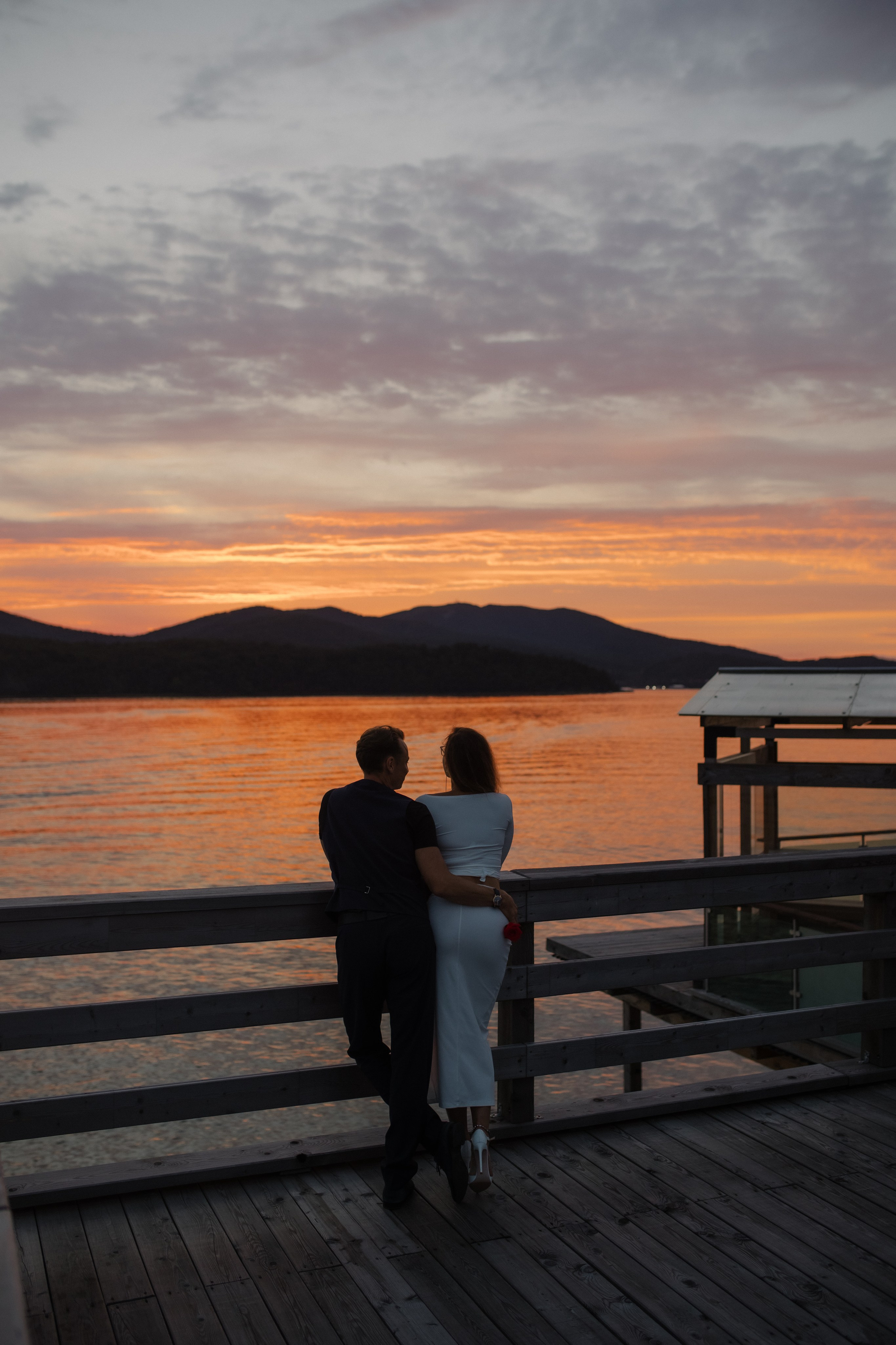 Свидание у моря во Владивсотоке. Организация свадеб и других мероприятий во Владивостоке от «Рядом быть»