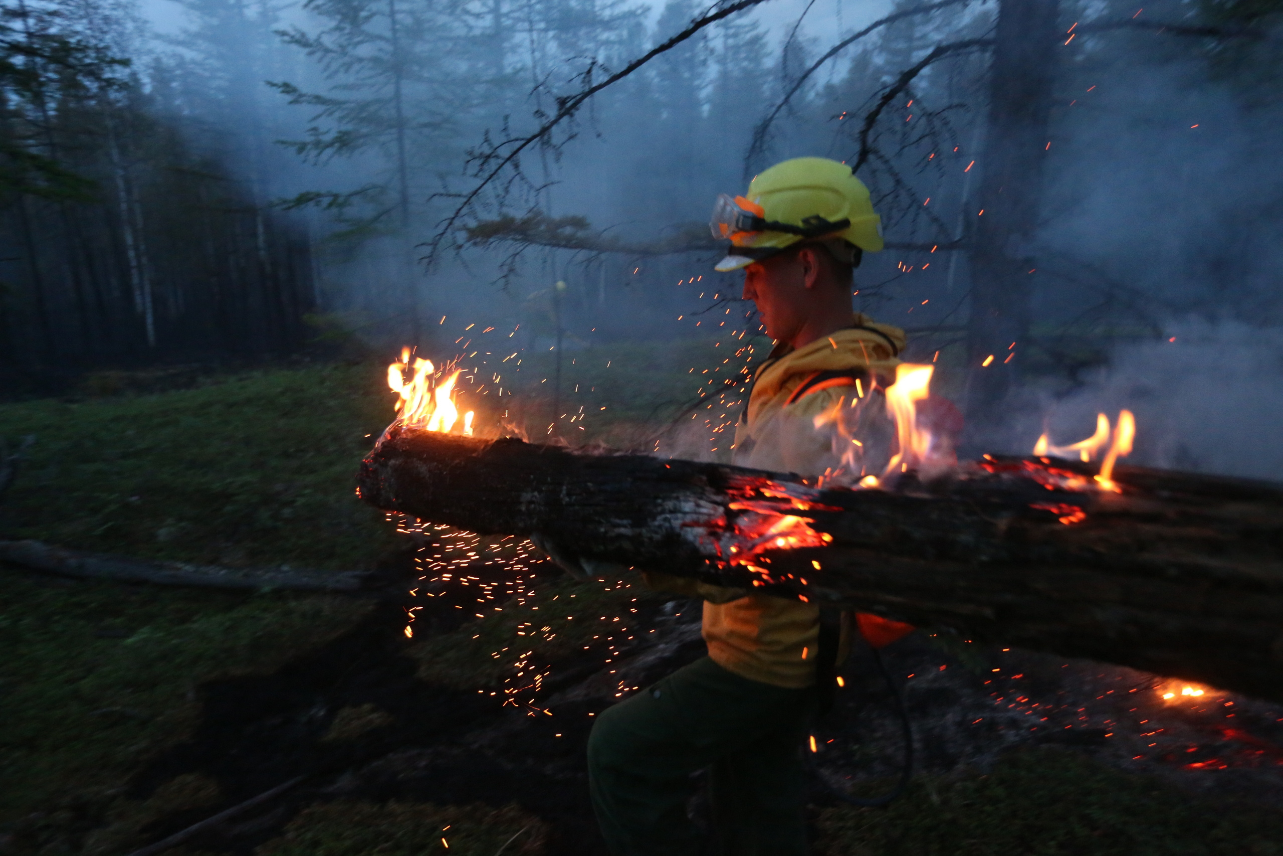 Пожары. Работа Авиалесоохраны. Фотограф Анна Барне