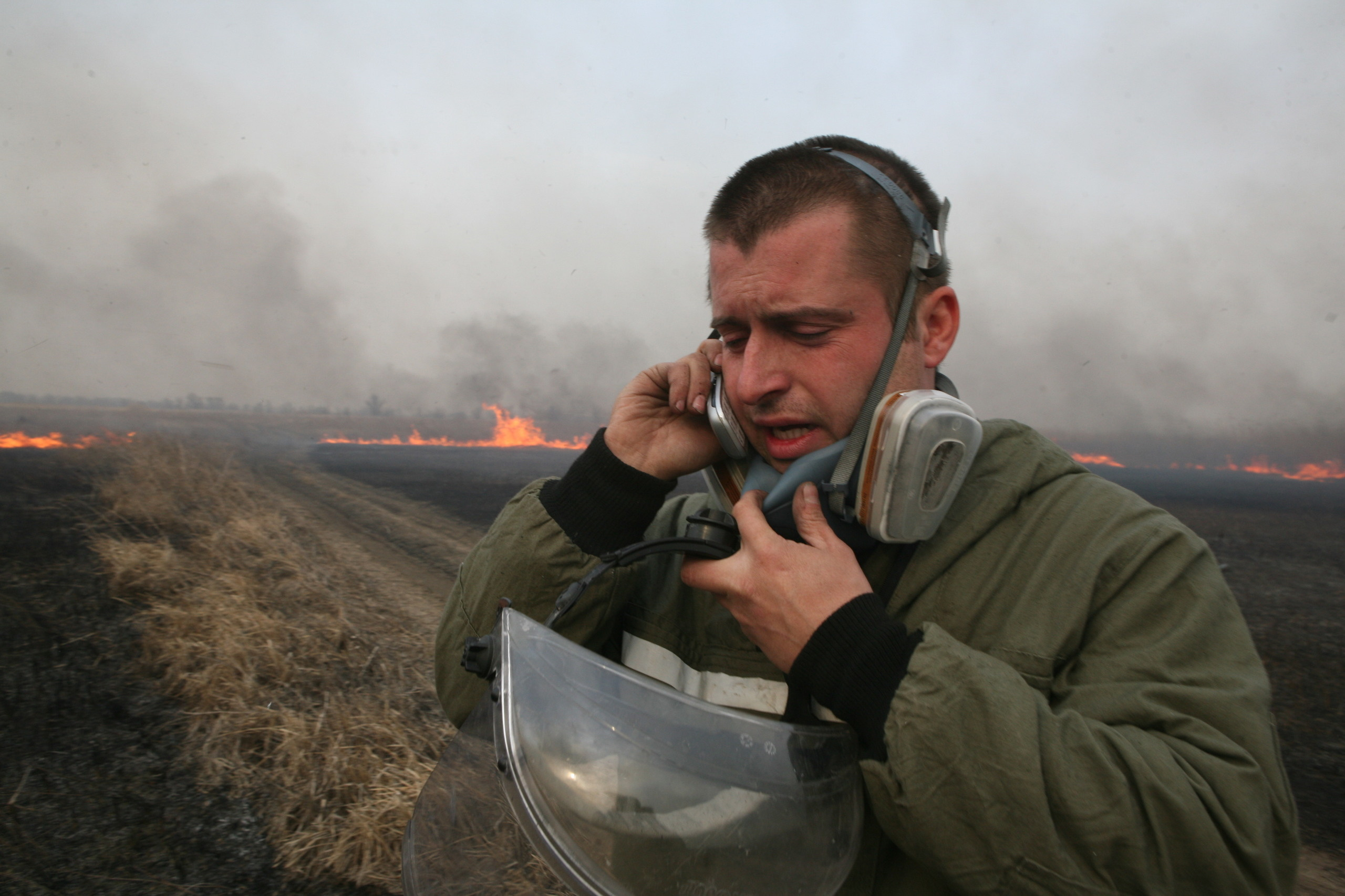 Пожары. Работа добровольцев. Фотограф Анна Барне