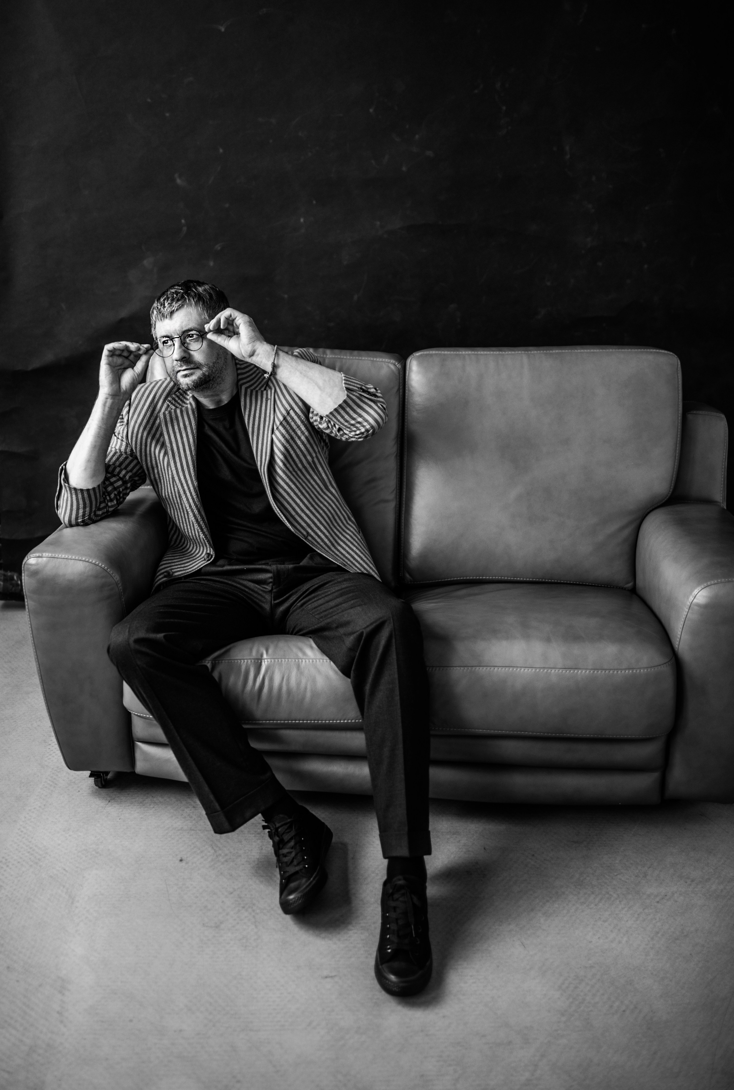Фотограф мужские портреты Москва, черно-белая съемка.