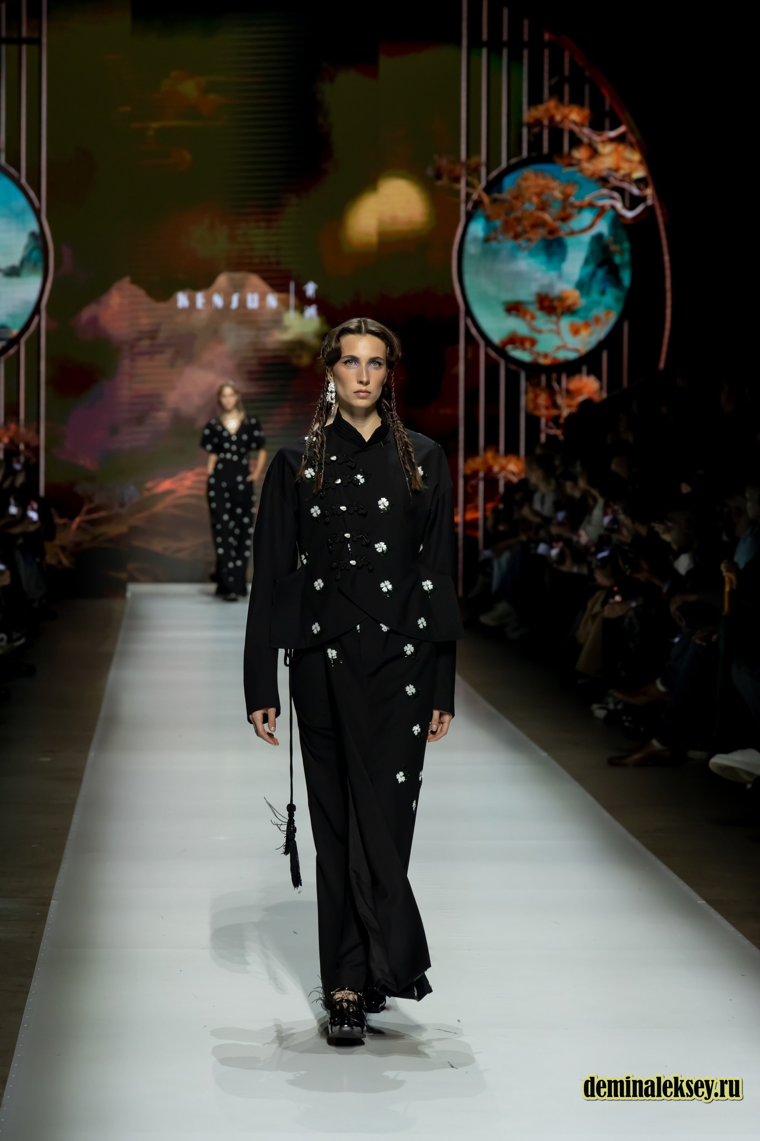 Московская неделя моды 2024 4 октября дизайнер KenSun Китай/China. Репортажный, семейный и студийный фотограф в Москве Демин Алексей