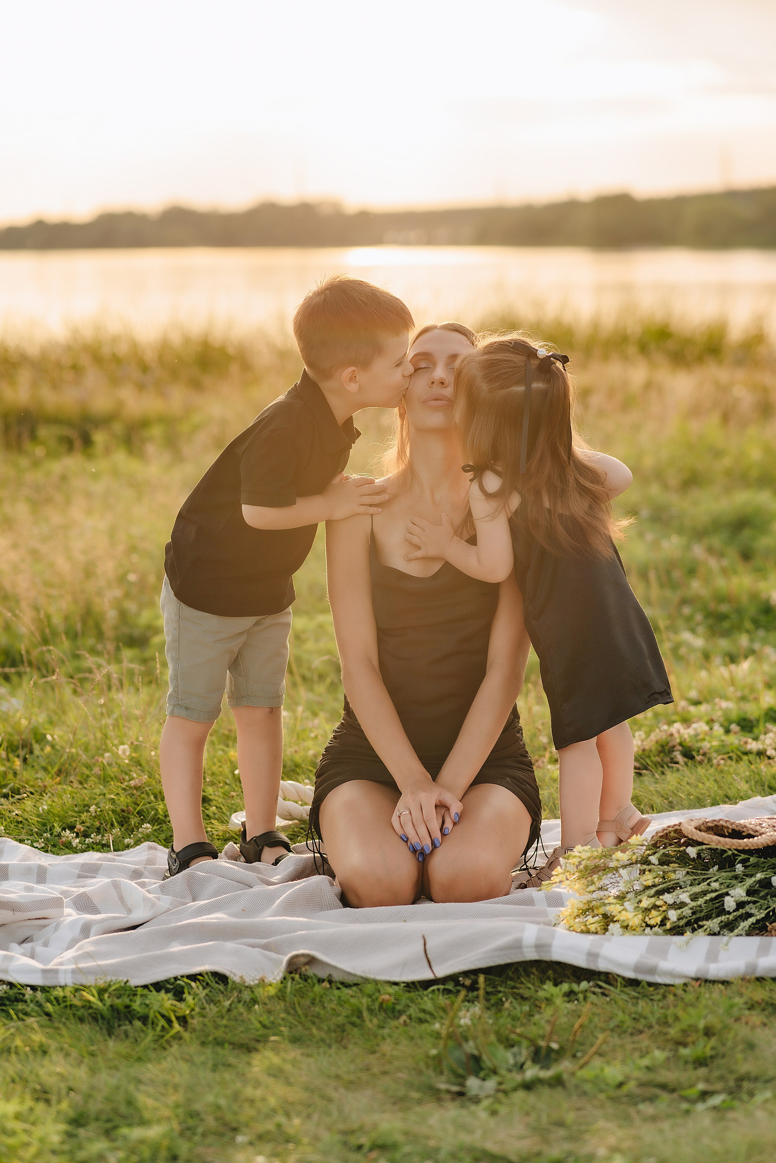 Юлия, Арина и Артём. Фотограф Карина Шмулёва. Воронеж и область