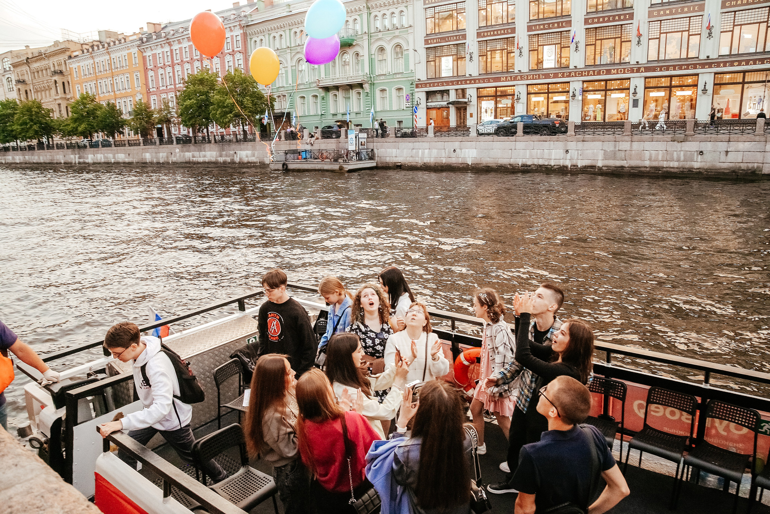 Выпускной на теплоходе, гости из Ульяновска. Семейный фотограф Любовь Саркеева