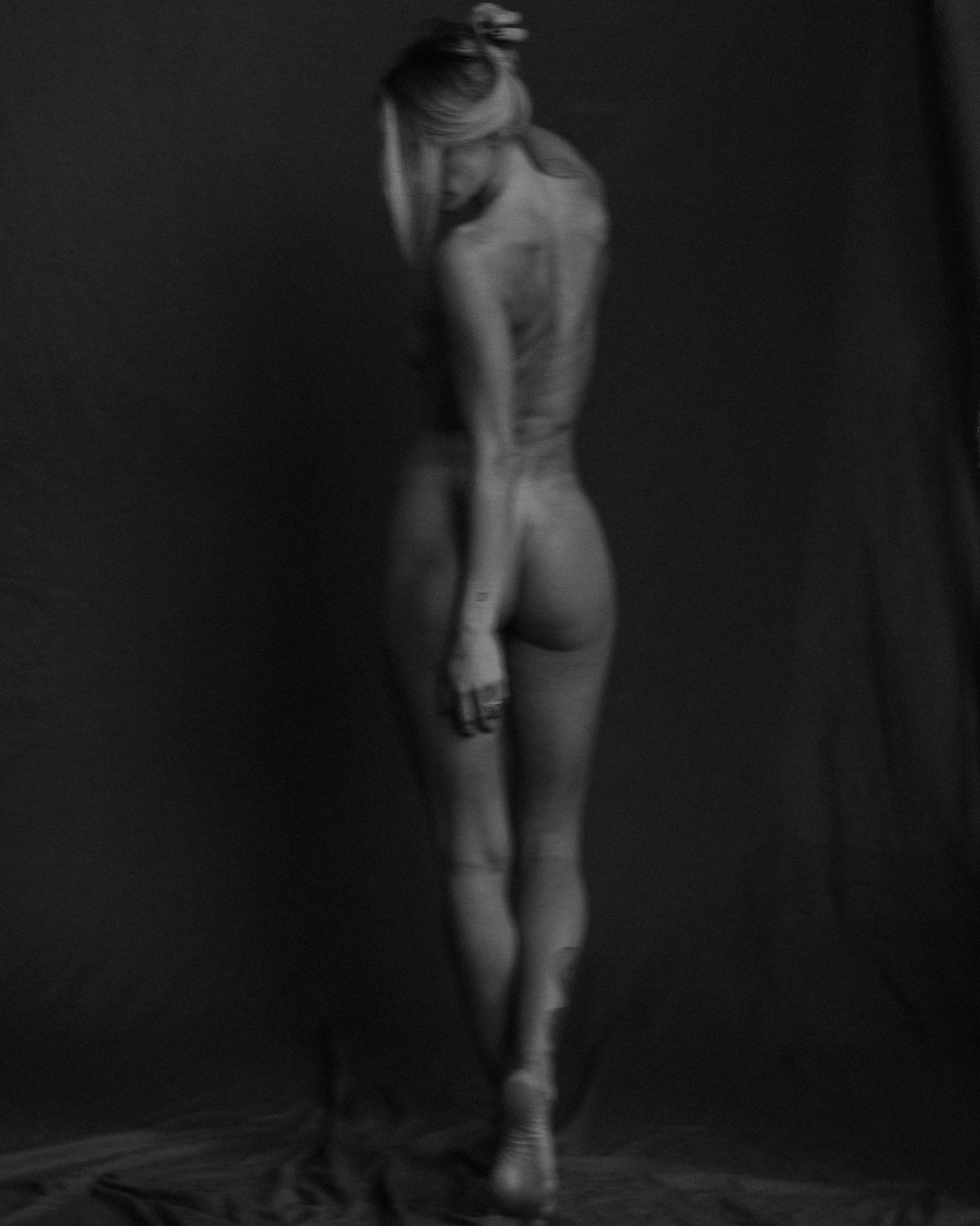 Обнажение. I am Diana, a portrait photographer. I take pictures around the world