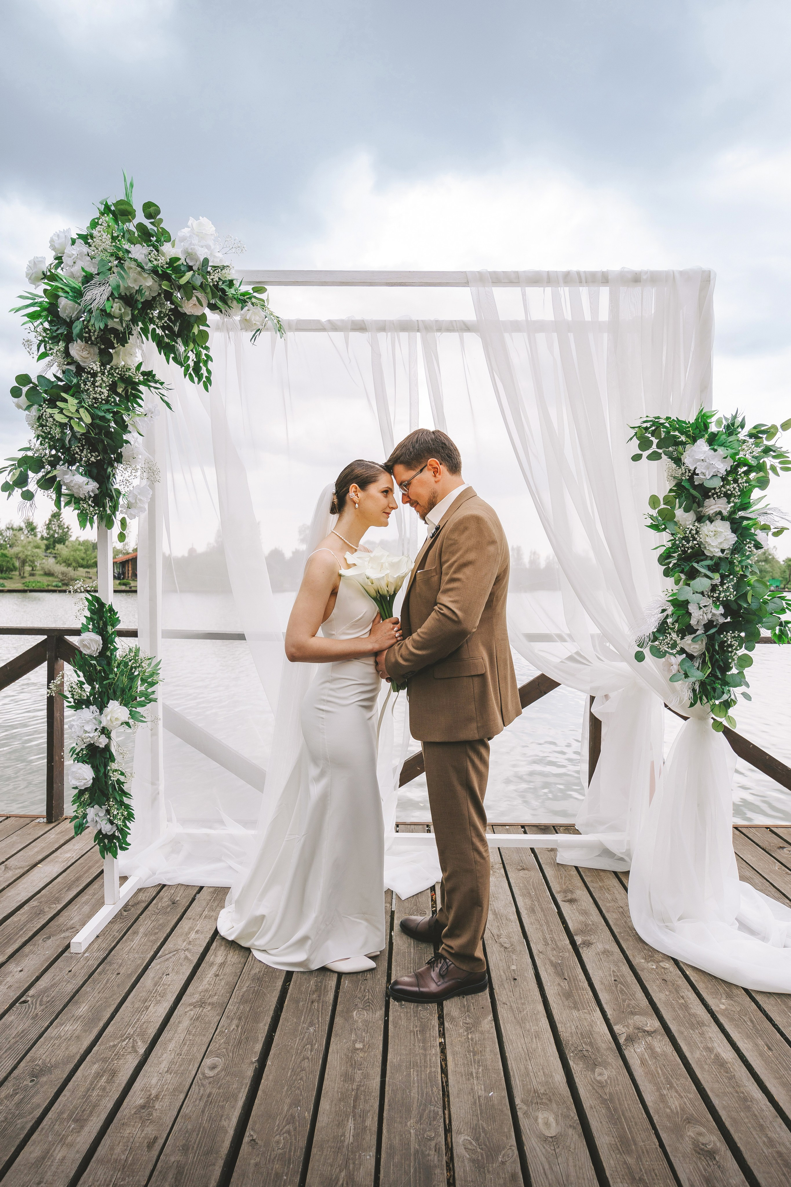 Белая арка. Александр Антонов. Профессиональный свадебный, репортажный фотограф в Москве, Подольске. Фото+Видео на любой праздник