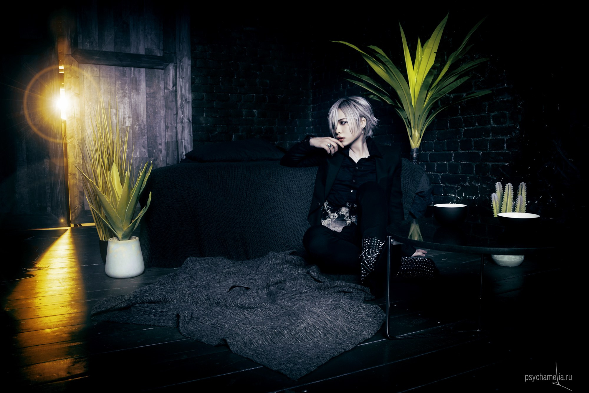 Studio and outdoors. Main