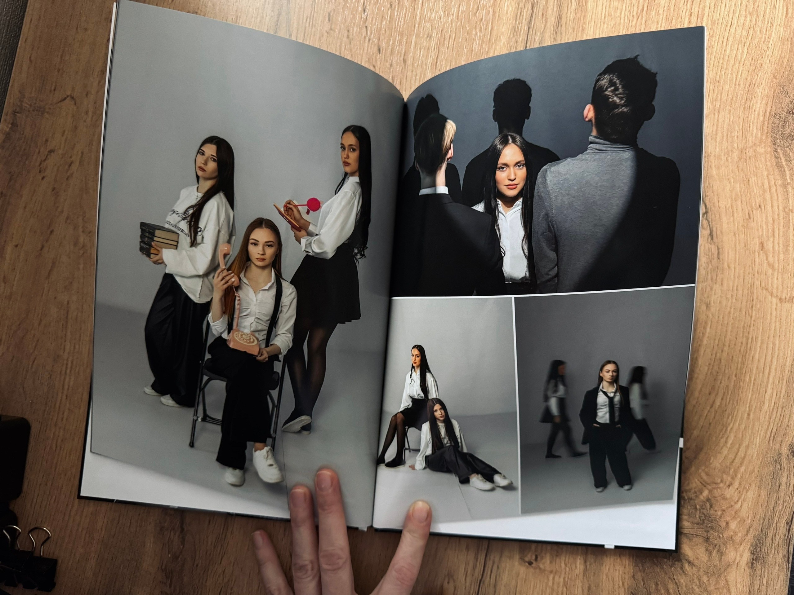Книга «ИСТОРИЯ В ЛИЦАХ». Школьный фотограф Мария Родькина. Рузаевка и Саранск. Выпускные альбомы
