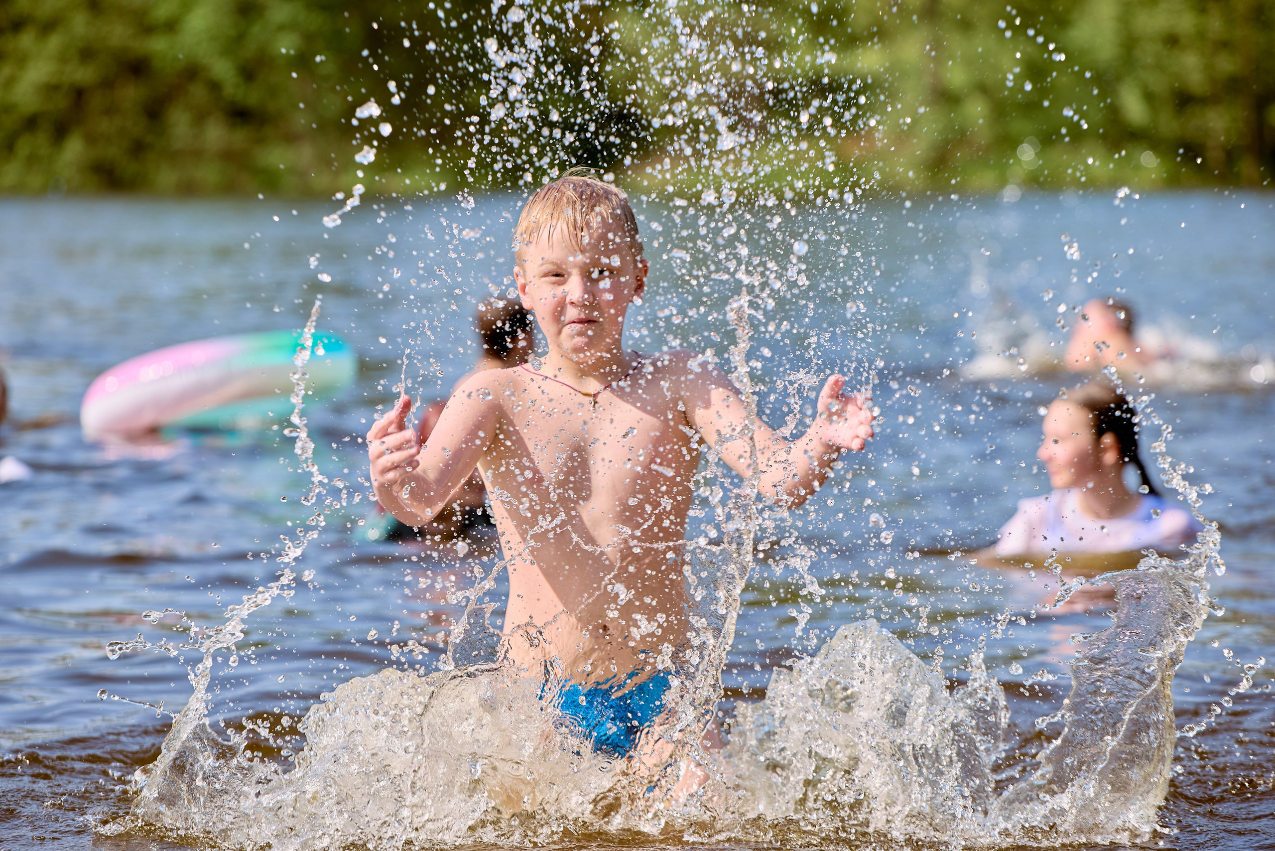 Детская фотосессия на озере