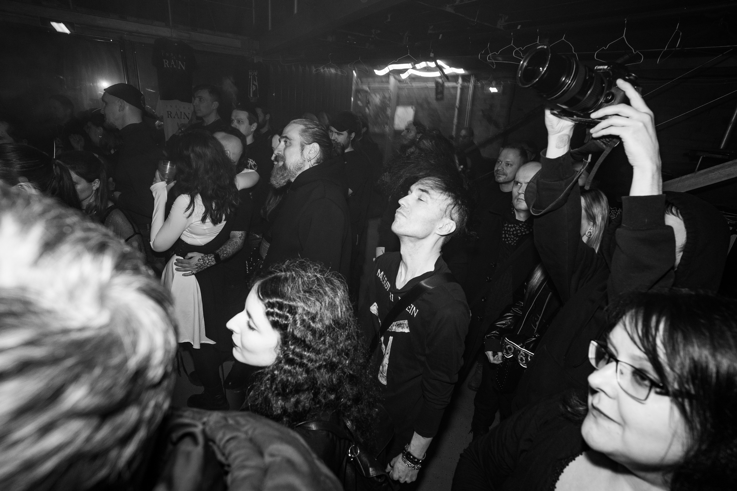 Inside the Rain|Ласточка. Концертный и репортажный фотограф в Санкт-Петербурге Слава Пахомов