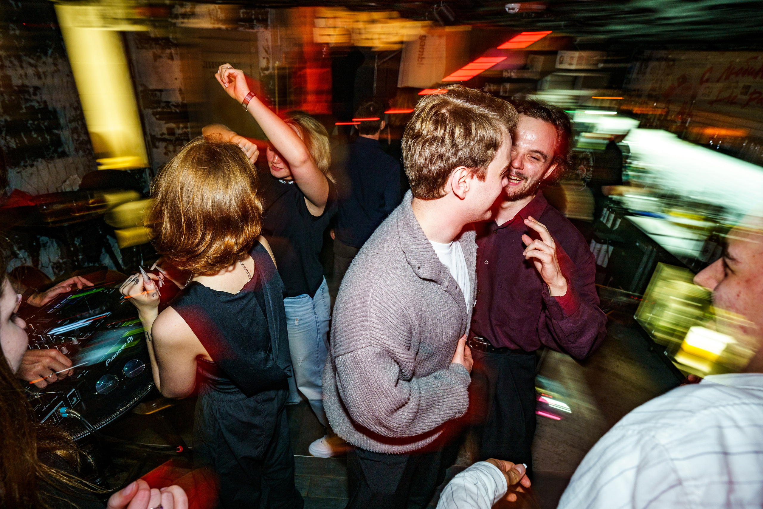 Бар разбитых сердец. DJ Guitacidelli. Концертный и репортажный фотограф в Санкт-Петербурге Слава Пахомов