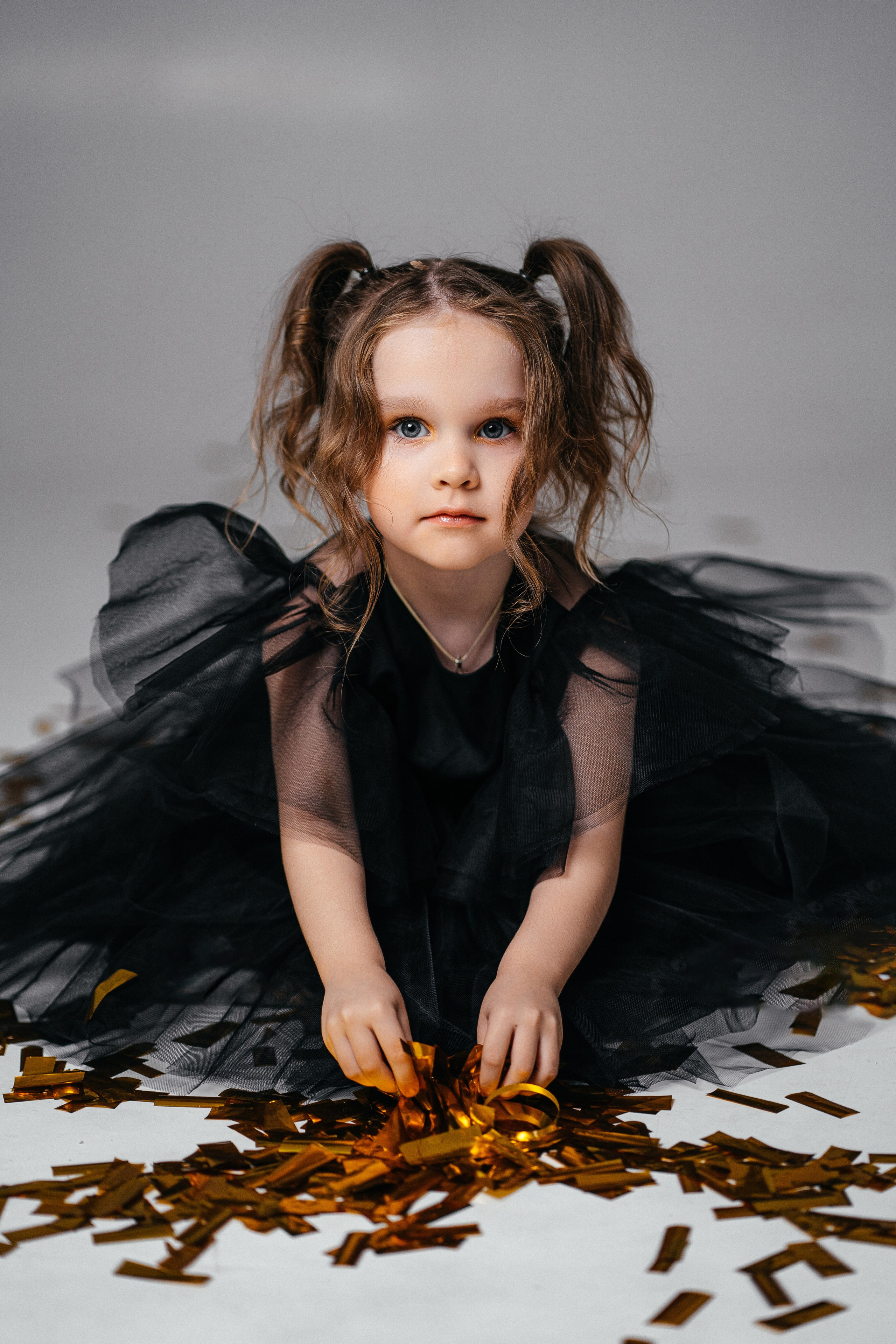 Фотосессия для девочки в платье. Фотограф Ким Наталья в Красноярске